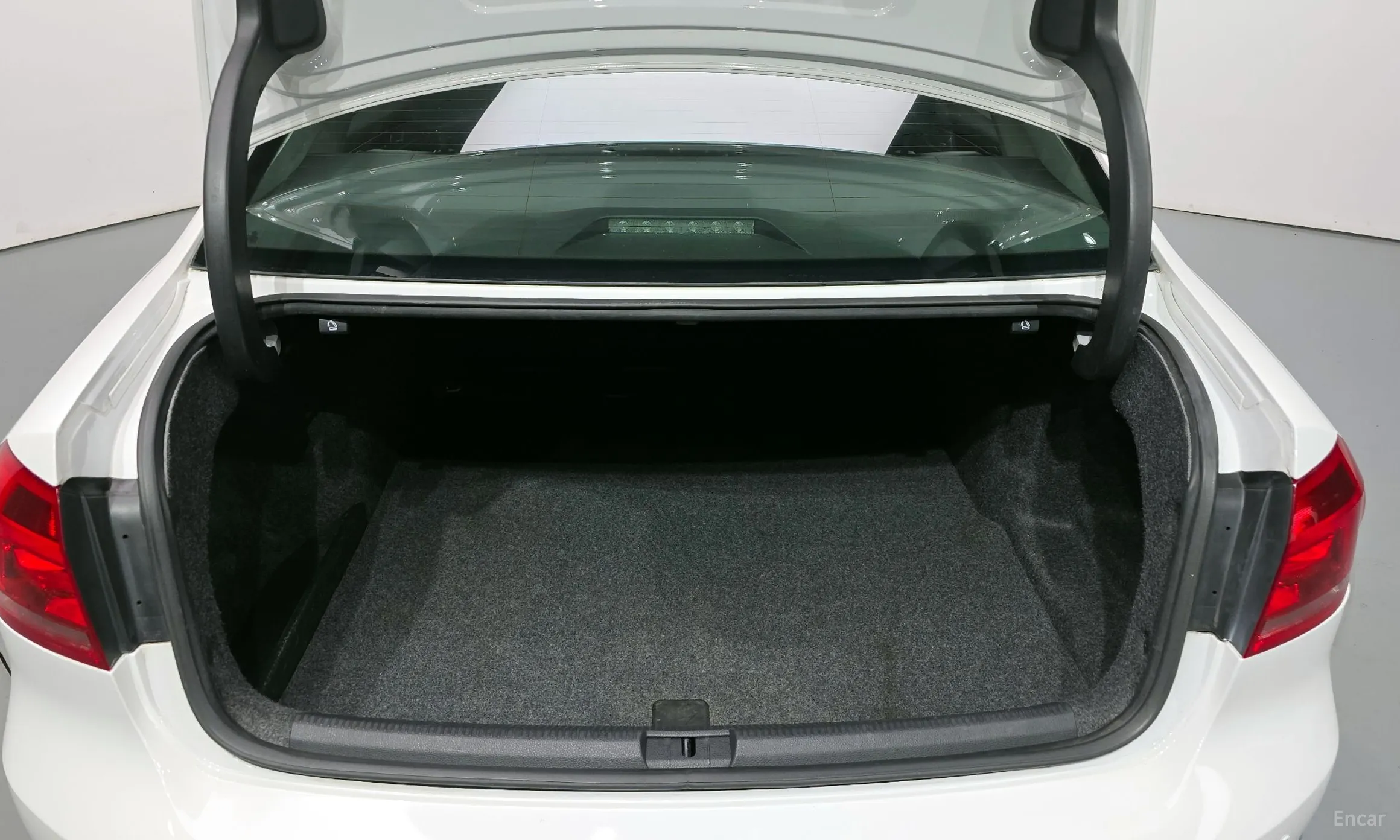 Volkswagen The New Passat превью 20