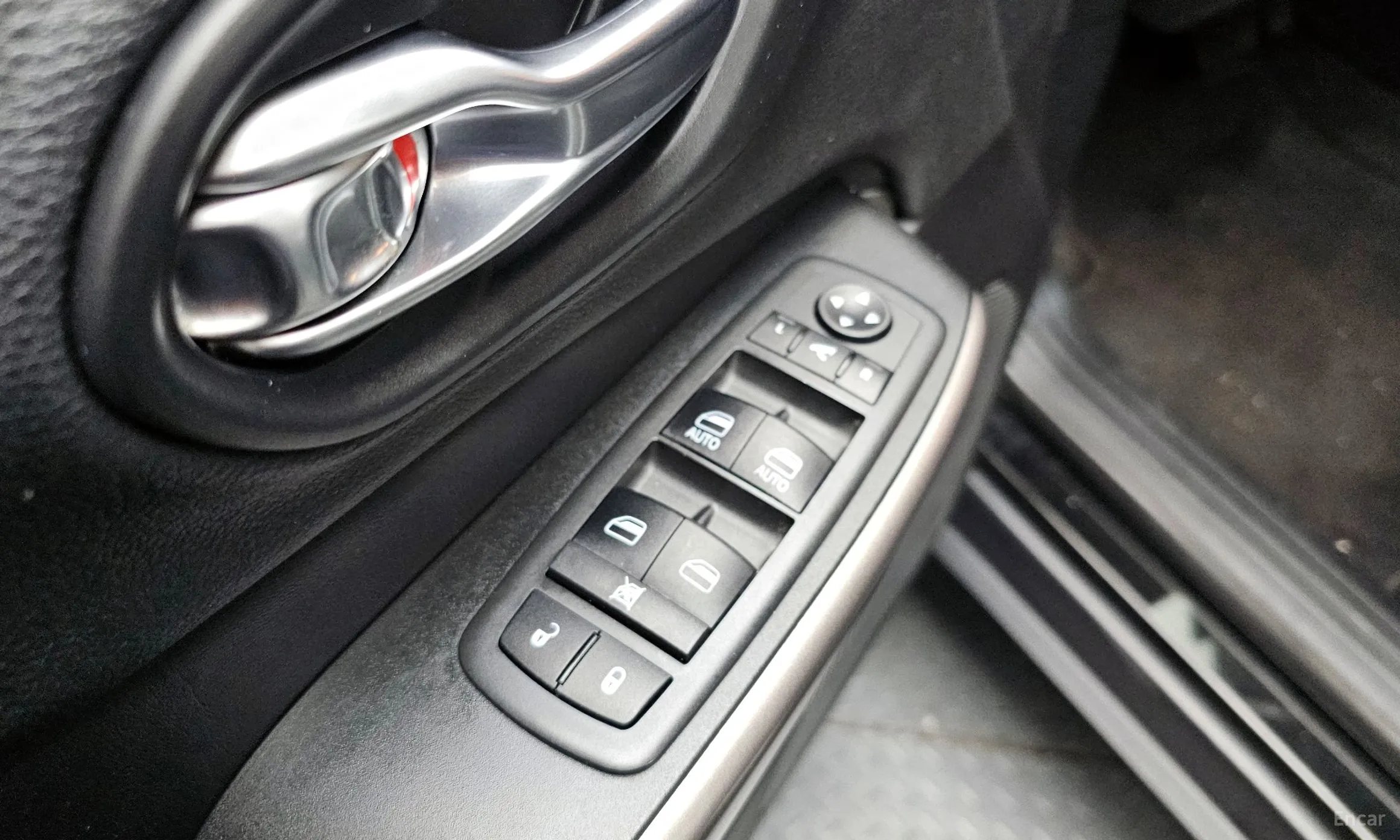 Jeep Cherokee (KL) превью 17