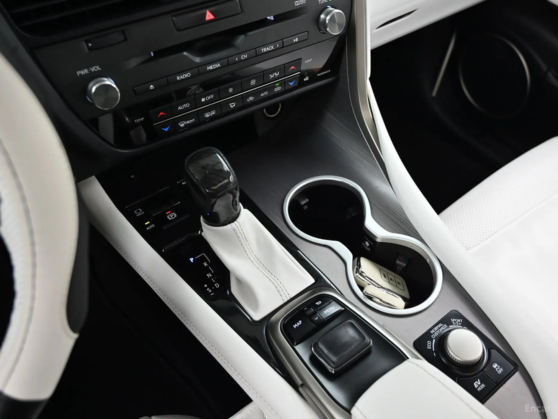 Lexus RX450h Gen 4 превью 10