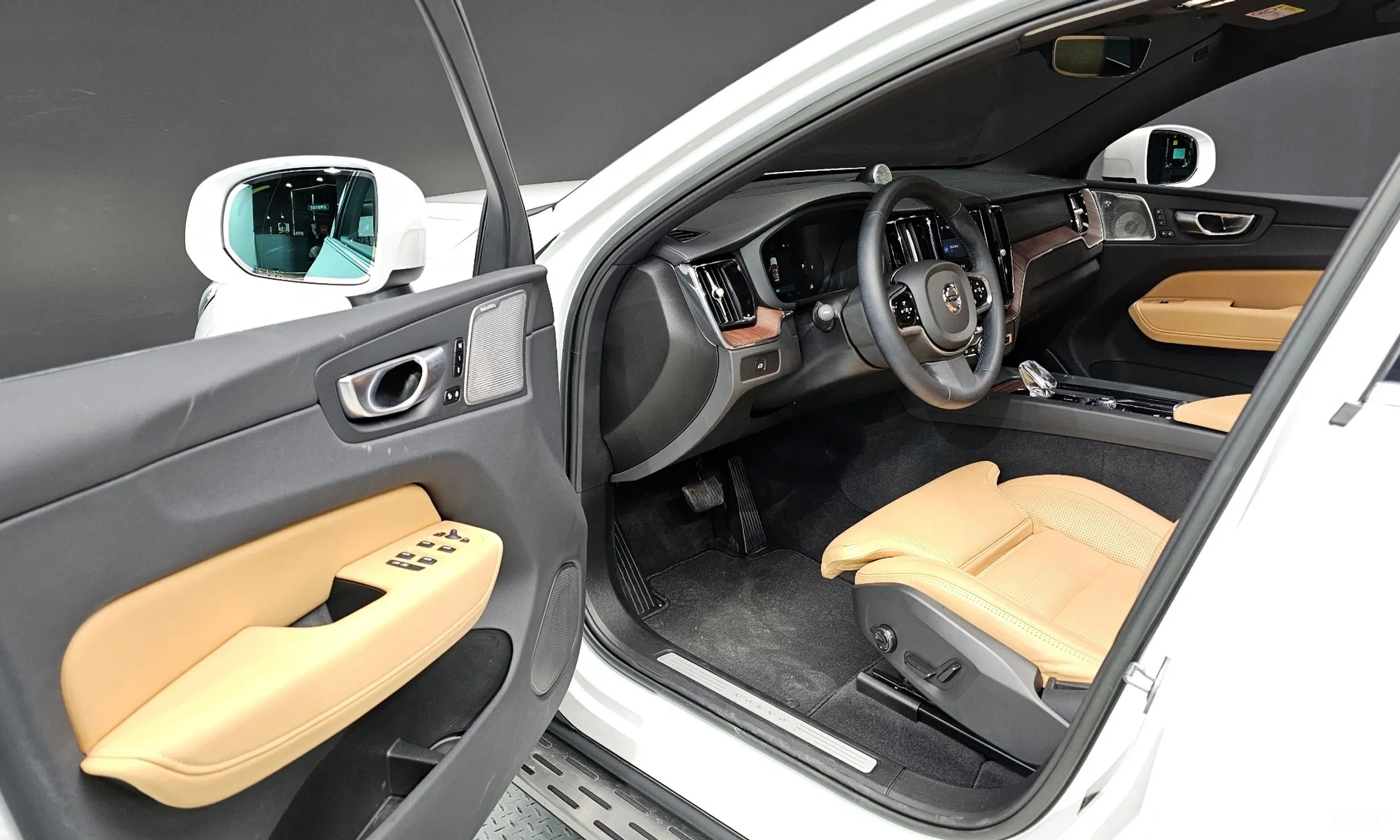 Volvo XC60 Gen 2 превью 10