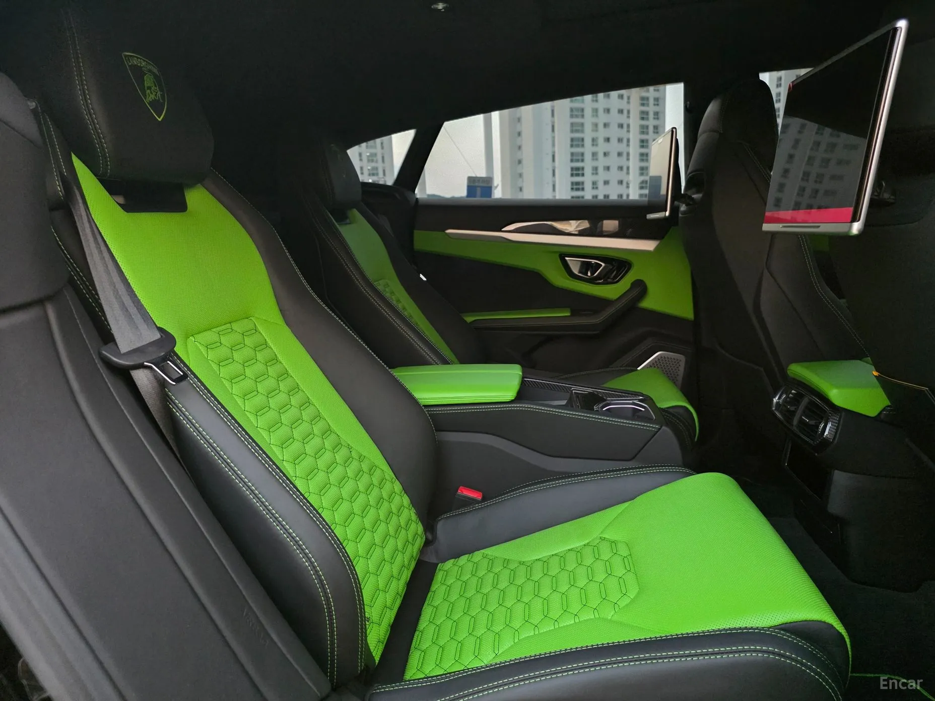 Lamborghini Urus превью 12