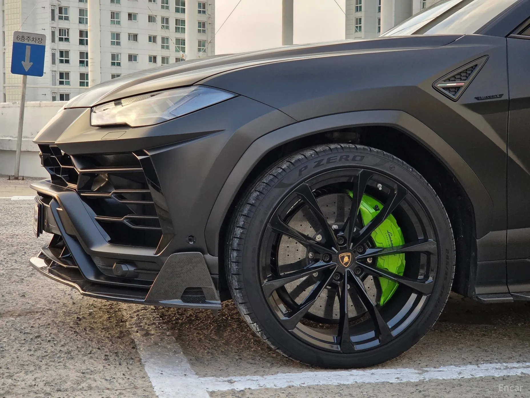 Lamborghini Urus превью 5
