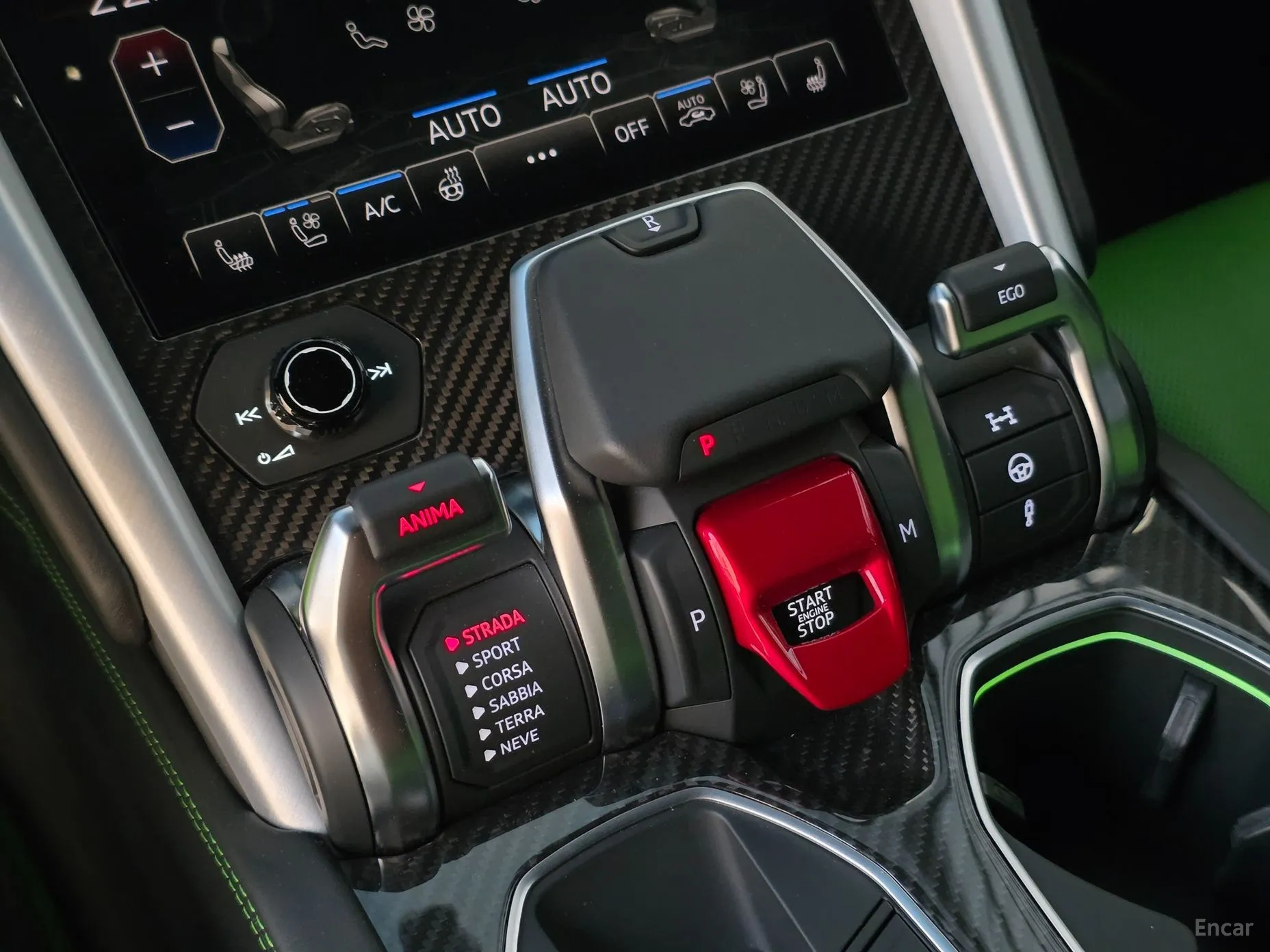 Lamborghini Urus превью 9
