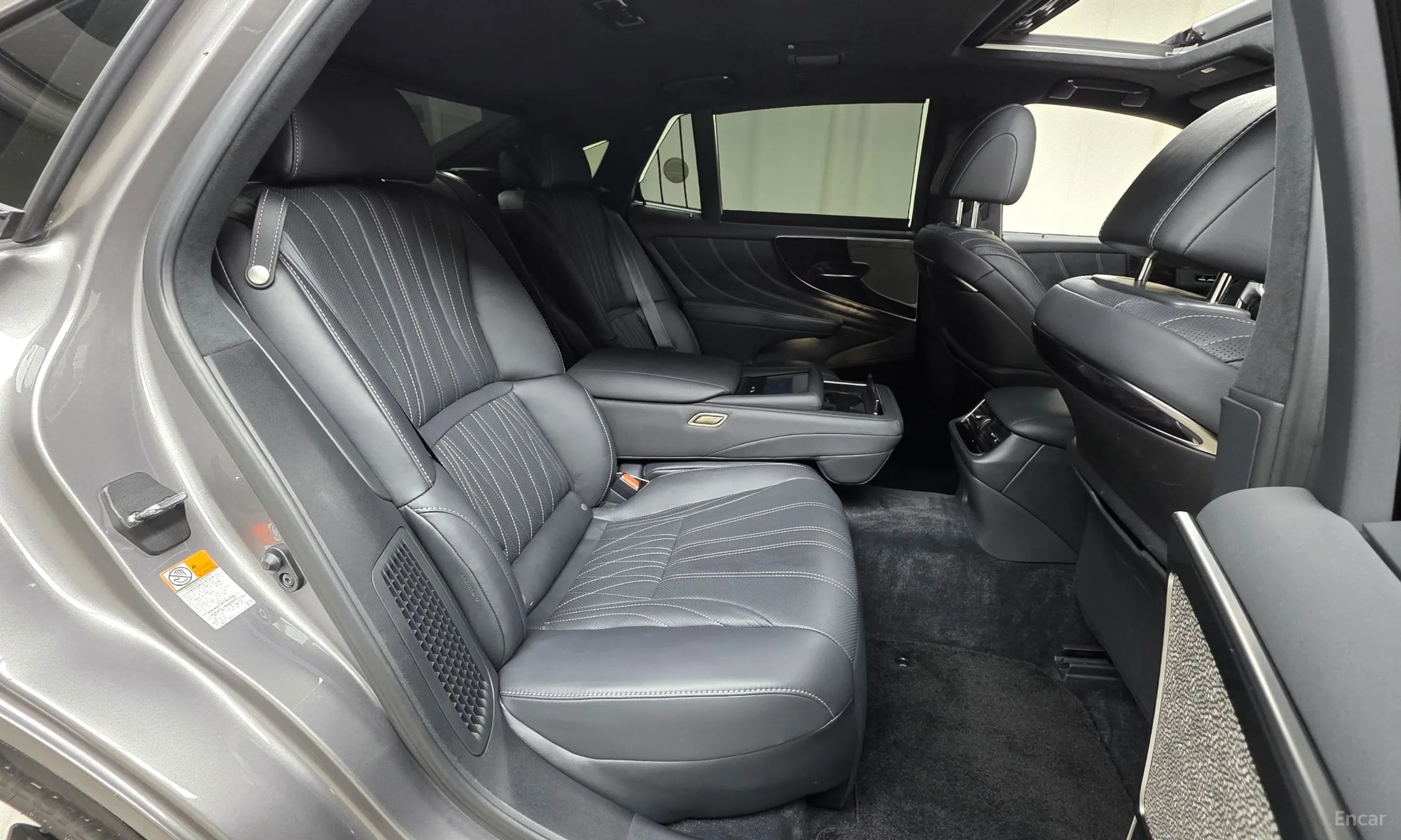 Lexus LS500h Gen 5 превью 19