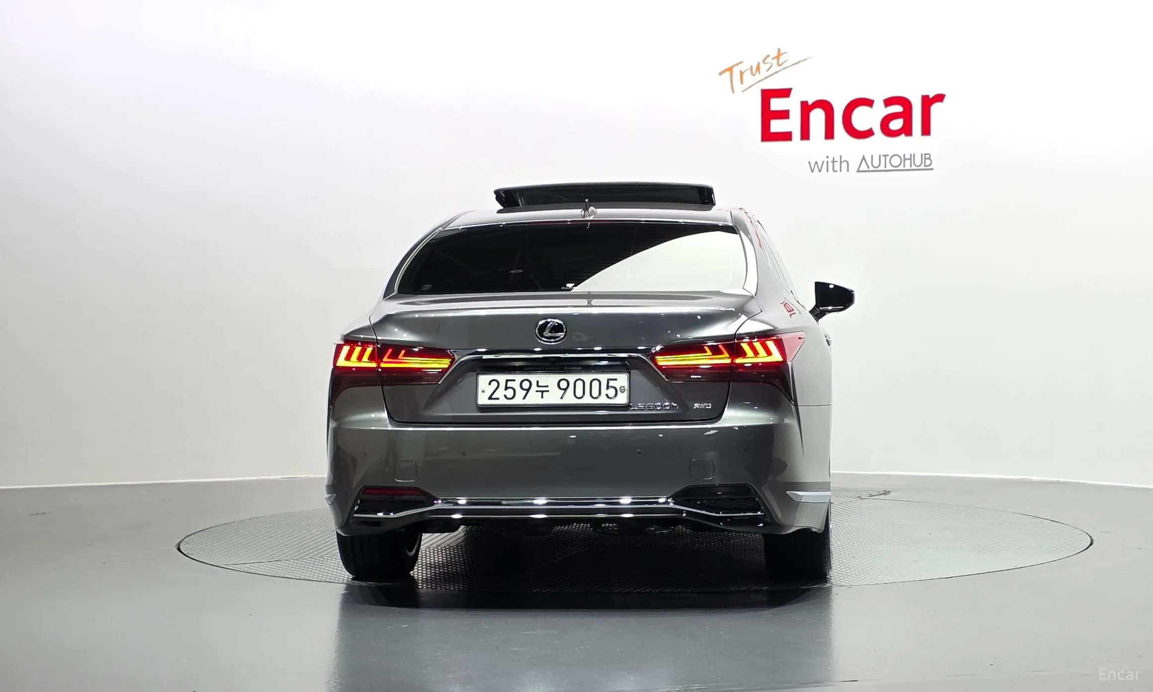 Lexus LS500h Gen 5 превью 4