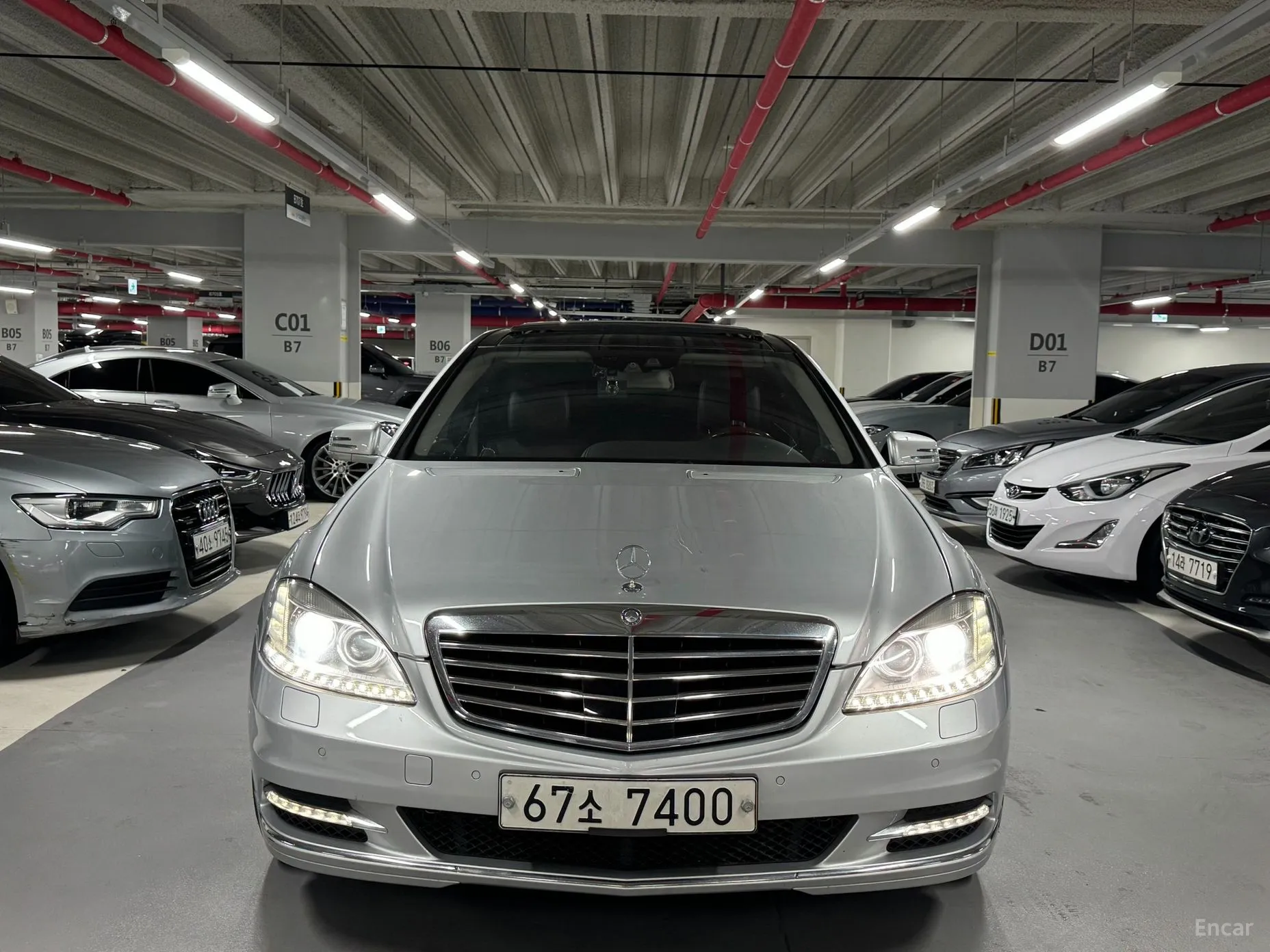 Mercedes Benz S-Class W221