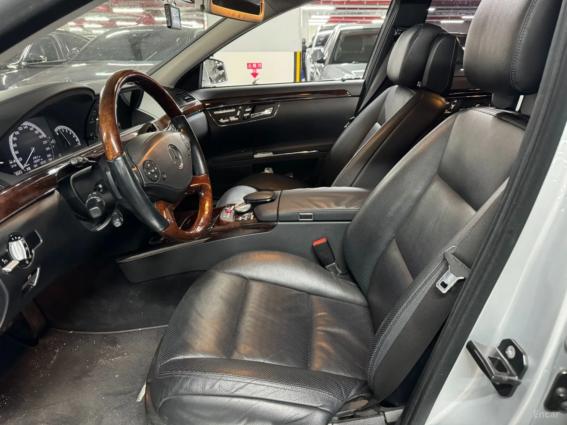 Mercedes Benz S-Class W221 превью 10
