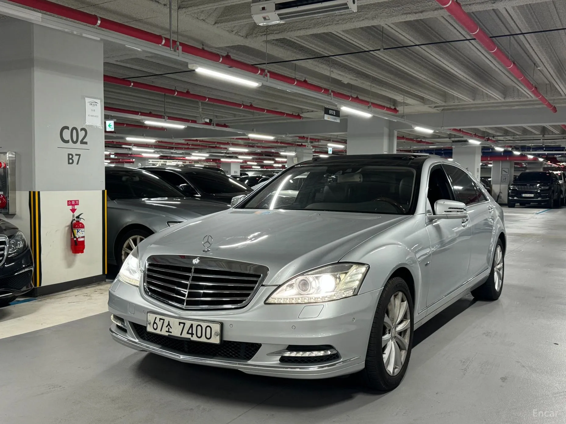 Mercedes Benz S-Class W221