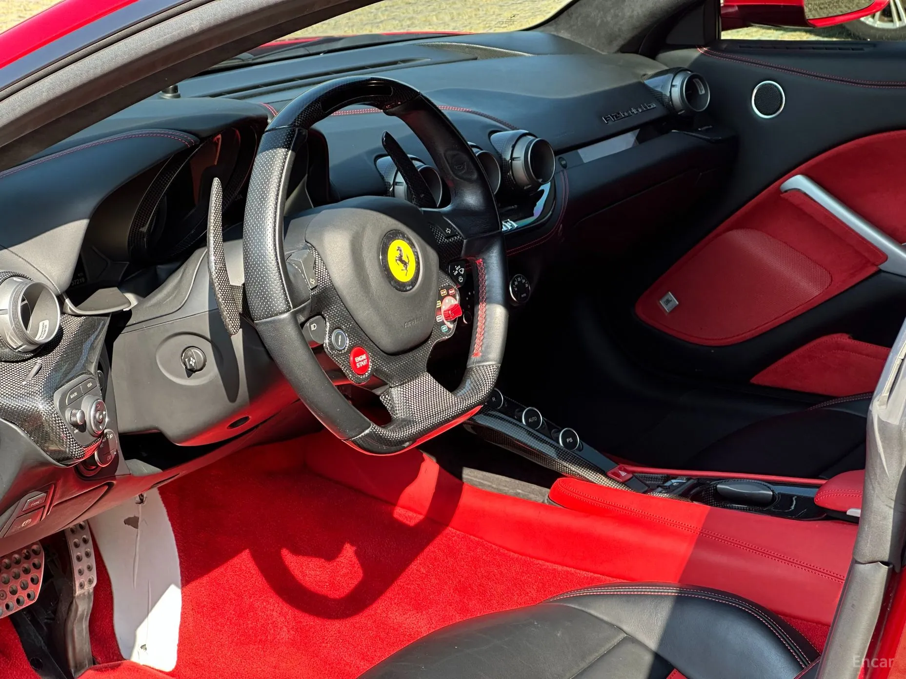 Ferrari F12 Berlinetta превью 10