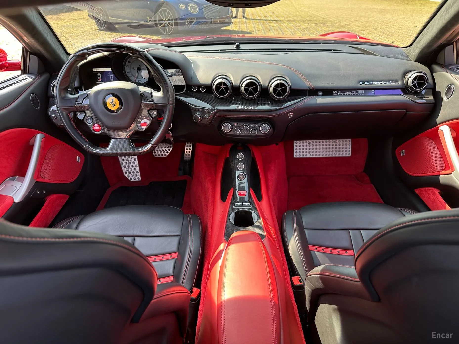 Ferrari F12 Berlinetta превью 11