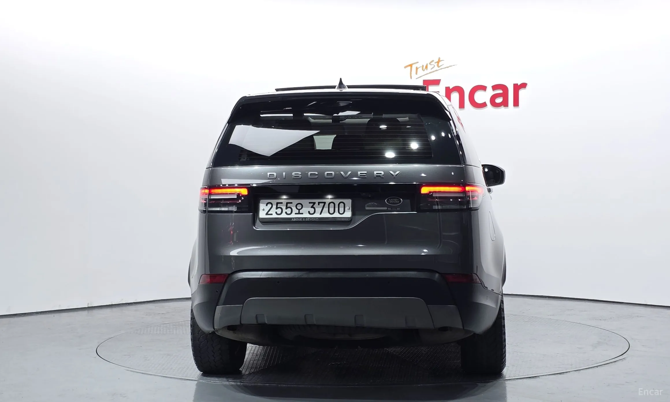 Land Rover Discovery 5 превью 4