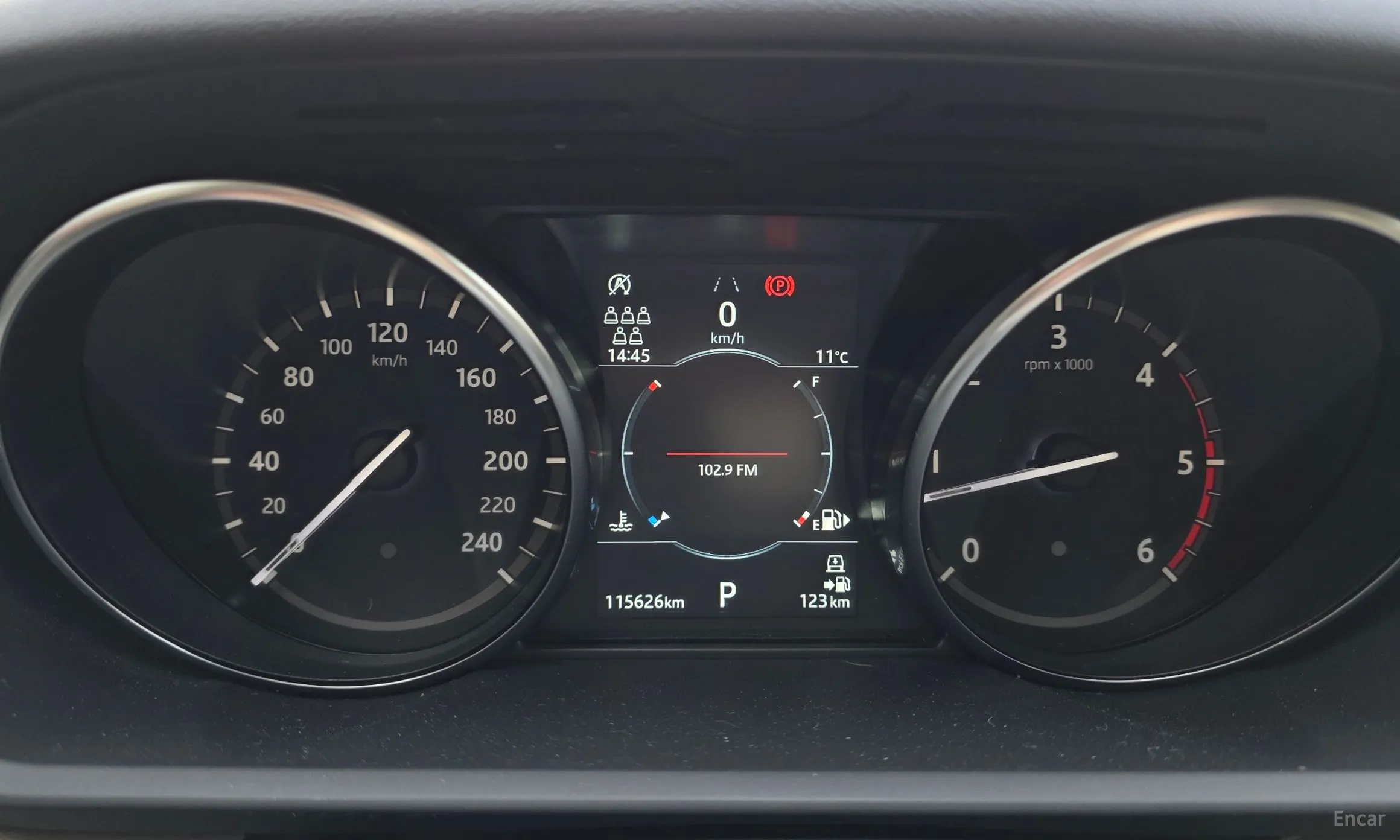 Land Rover Discovery 5 превью 8