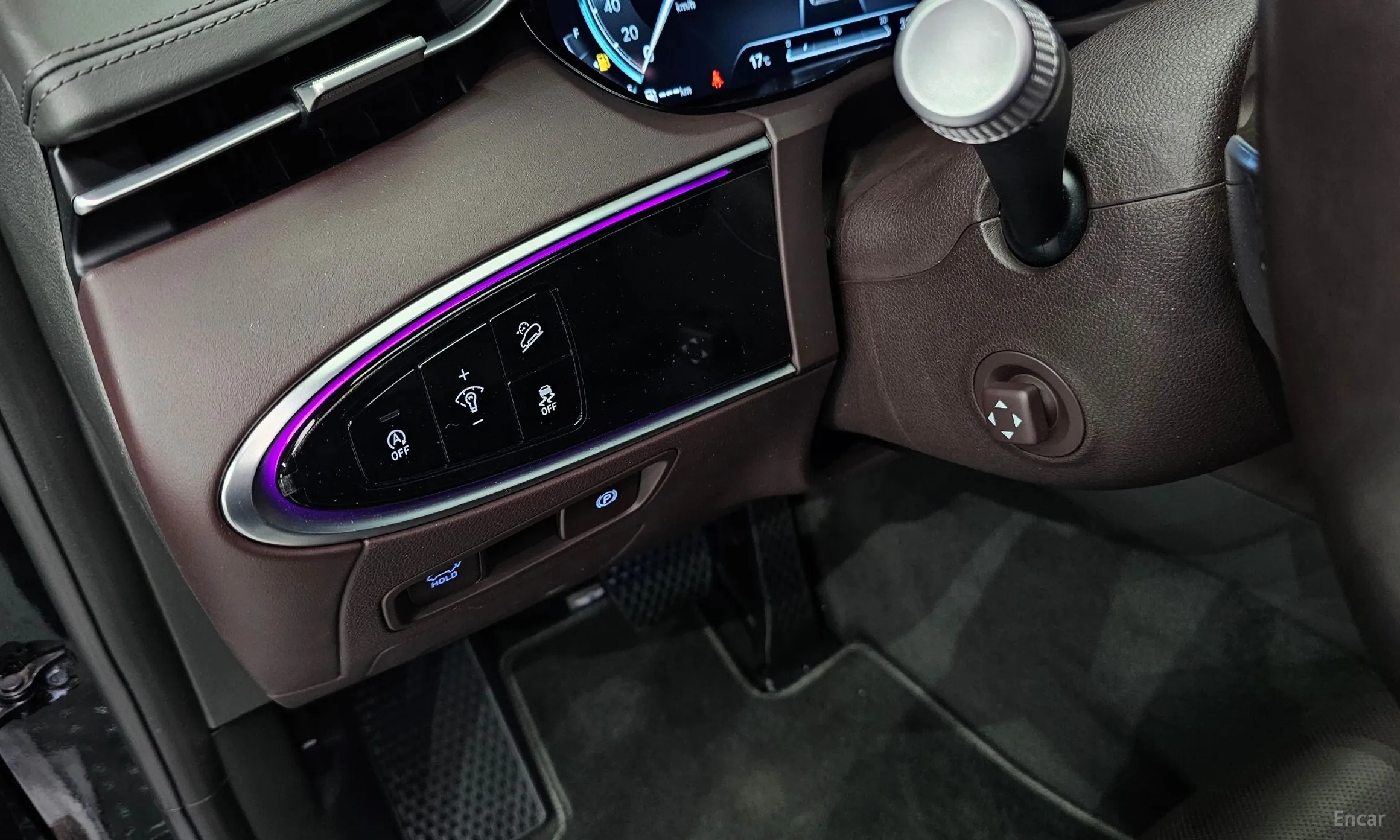 Genesis GV70 превью 14