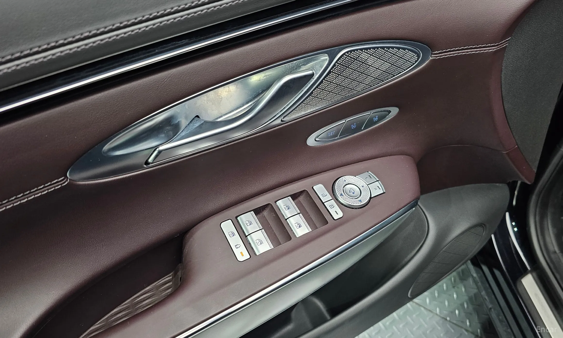 Genesis GV70 превью 18