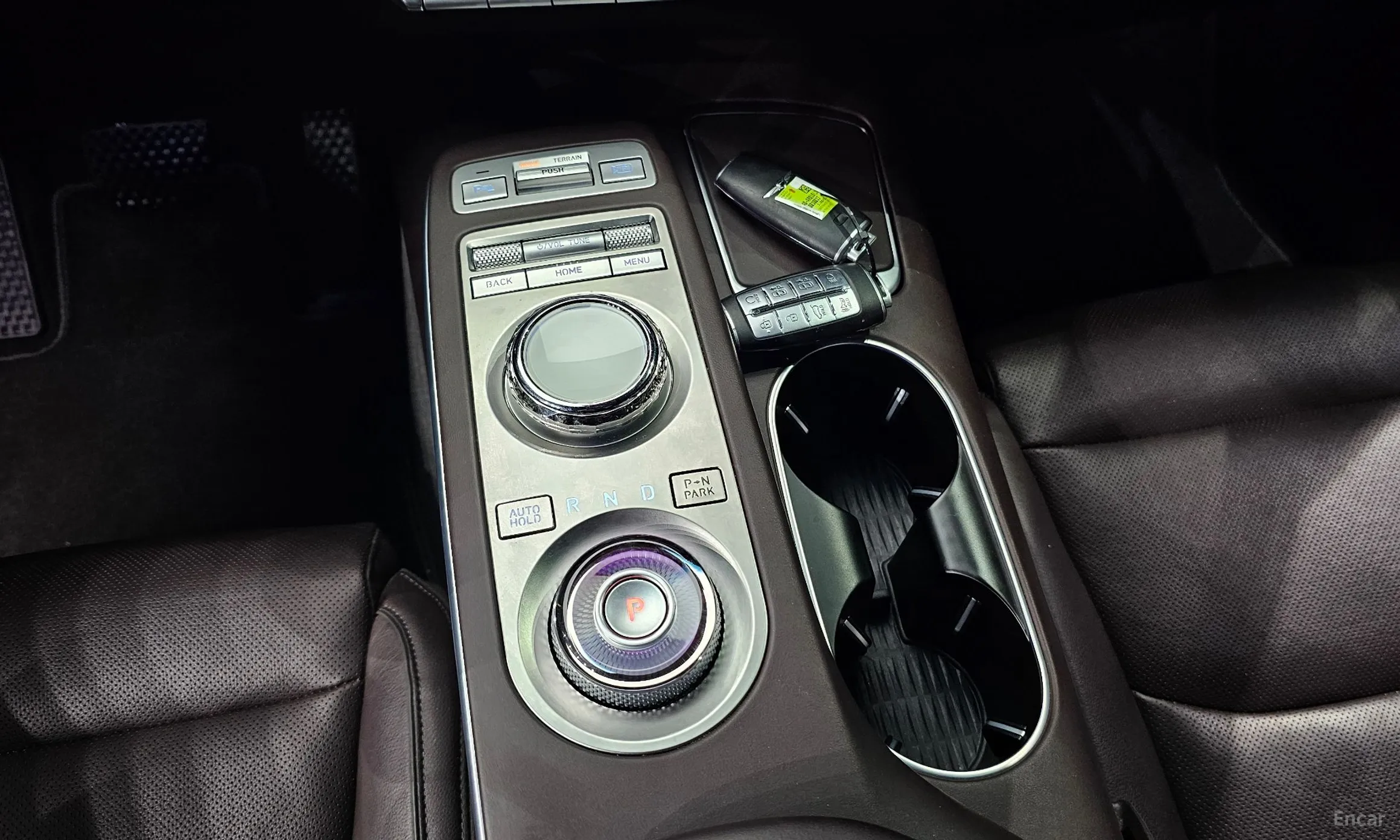 Genesis GV70 превью 9