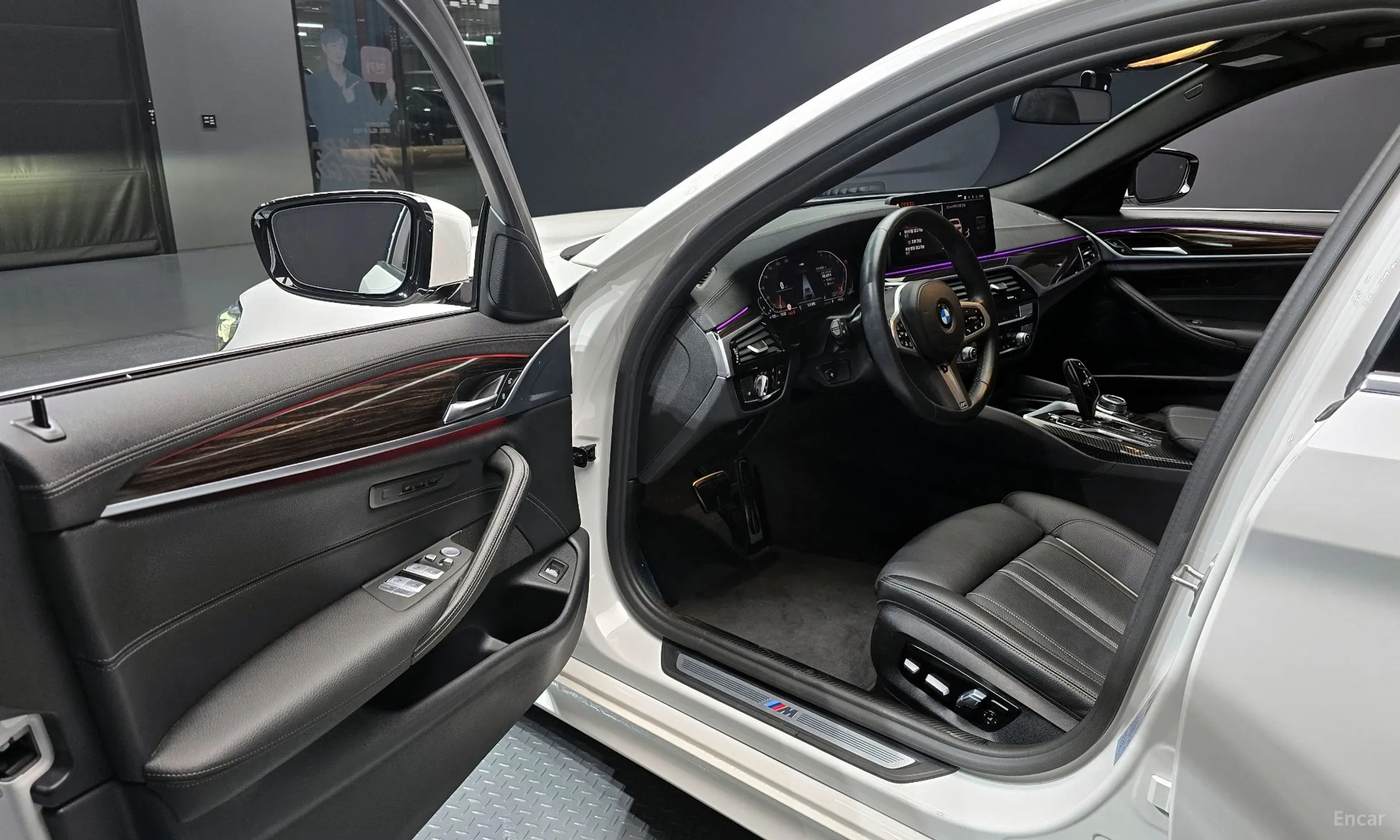 BMW 5 Series (G30) превью 11