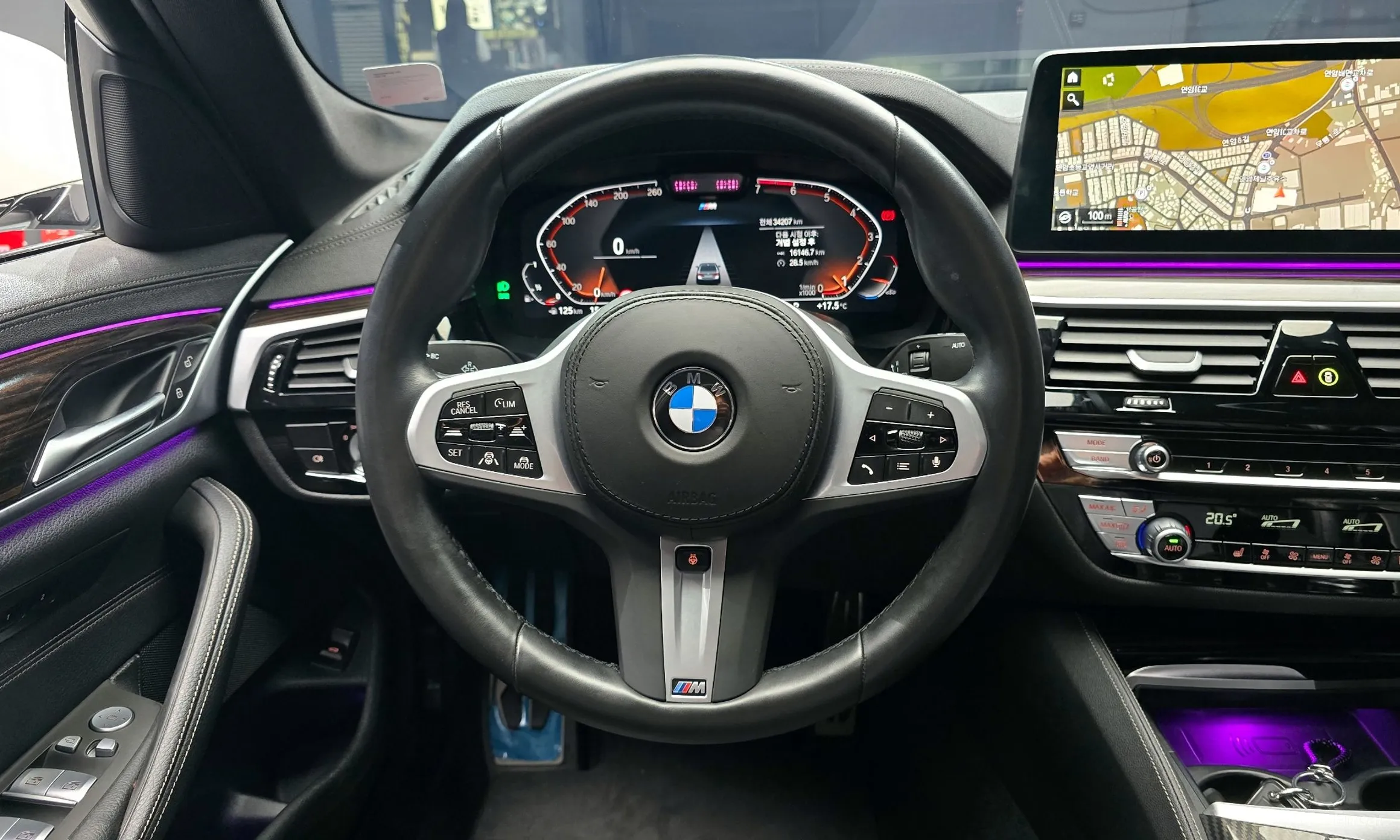 BMW 5 Series (G30) превью 13