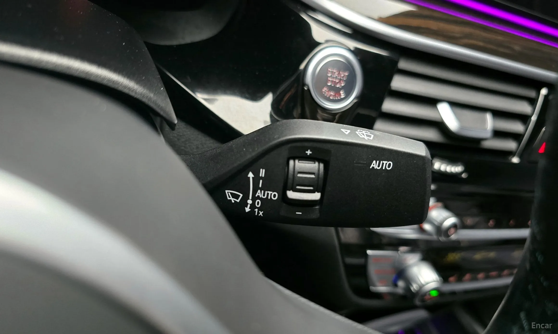 BMW 5 Series (G30) превью 15