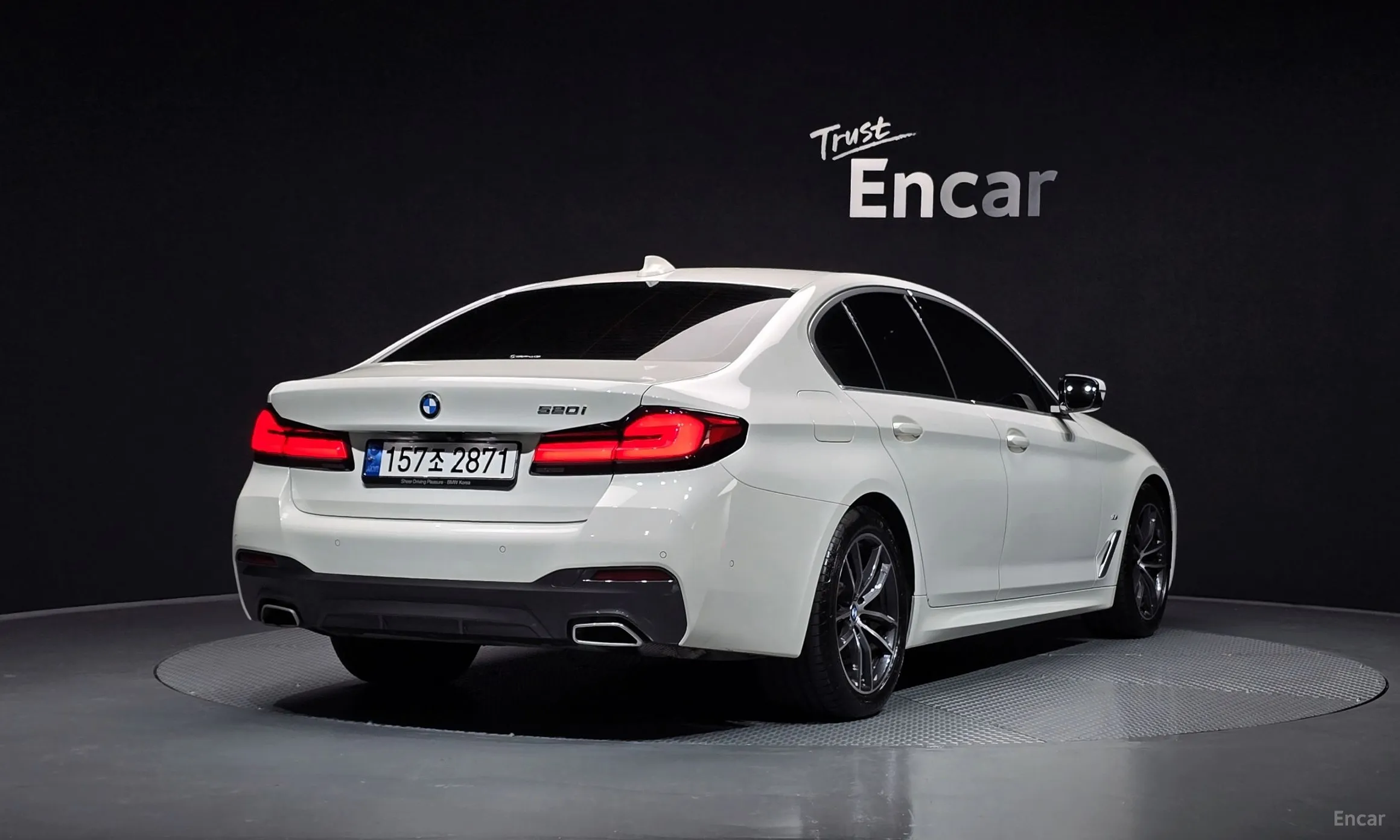 BMW 5 Series (G30) превью 2