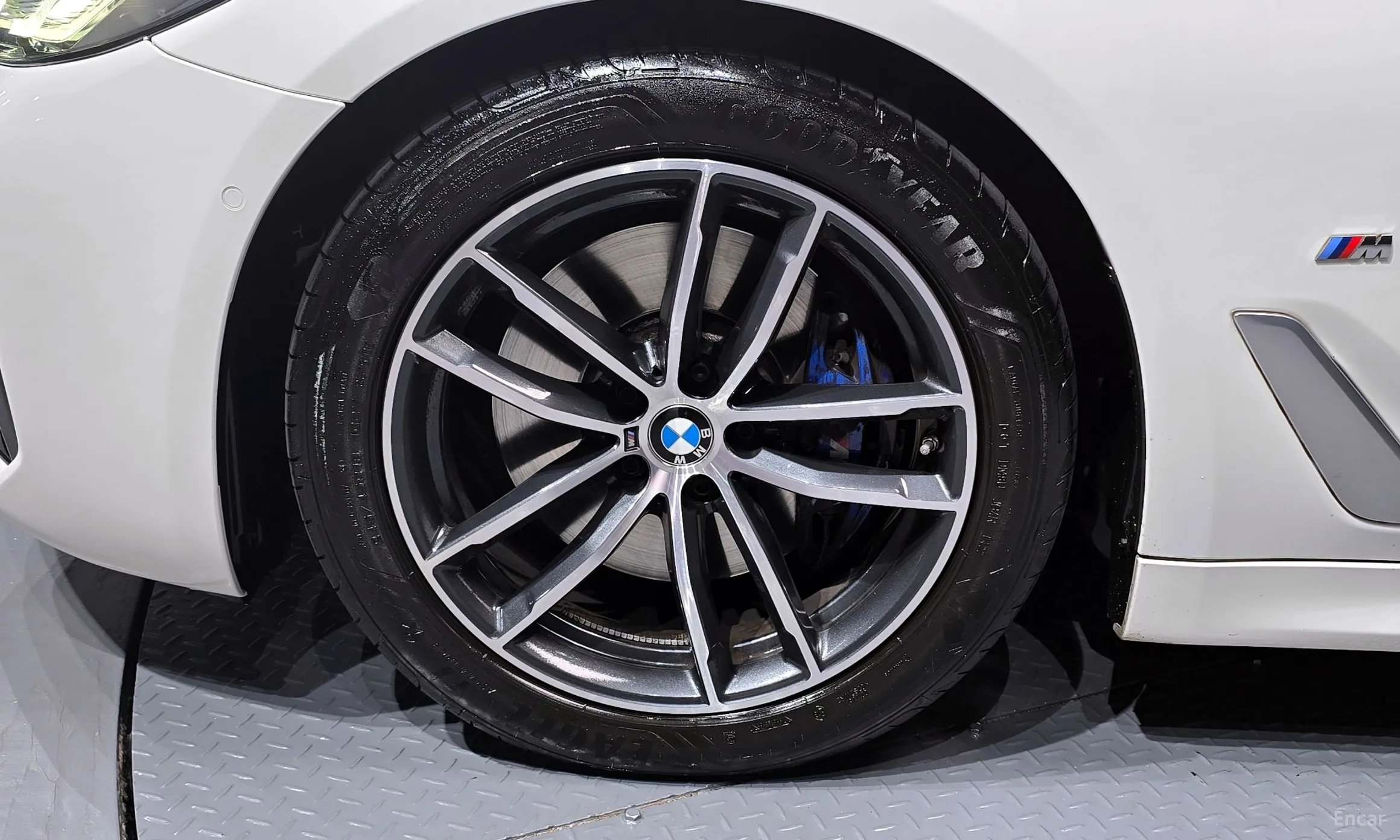 BMW 5 Series (G30) превью 5