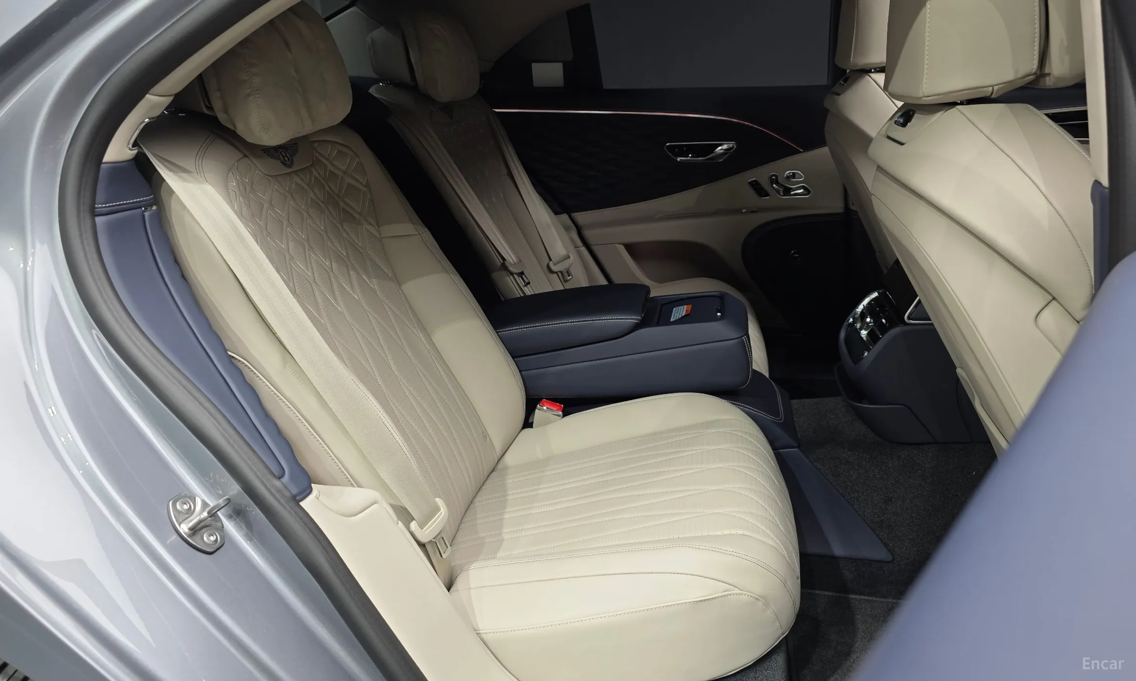 Bentley Flying Spur 3rd Generation превью 12