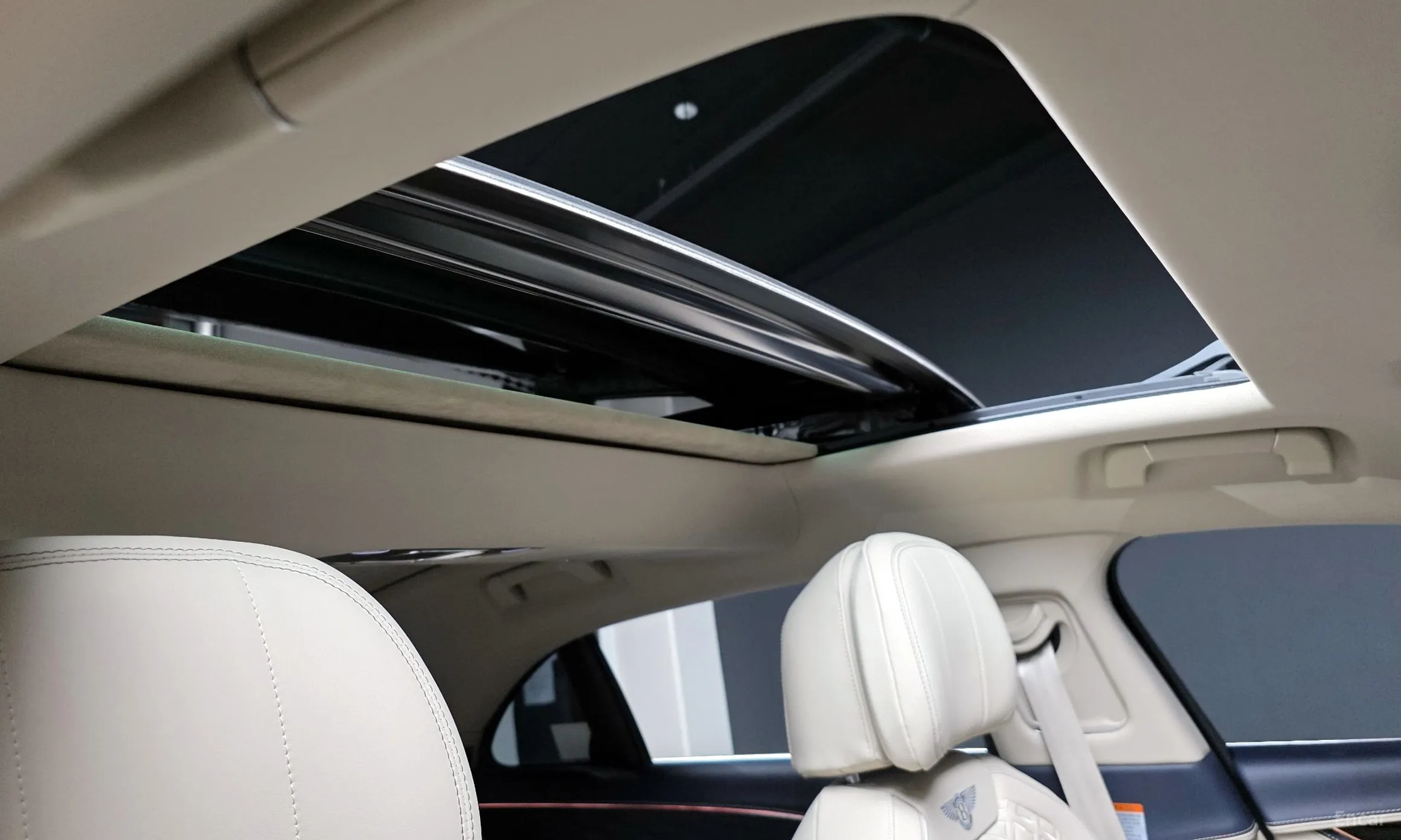 Bentley Flying Spur 3rd Generation превью 18