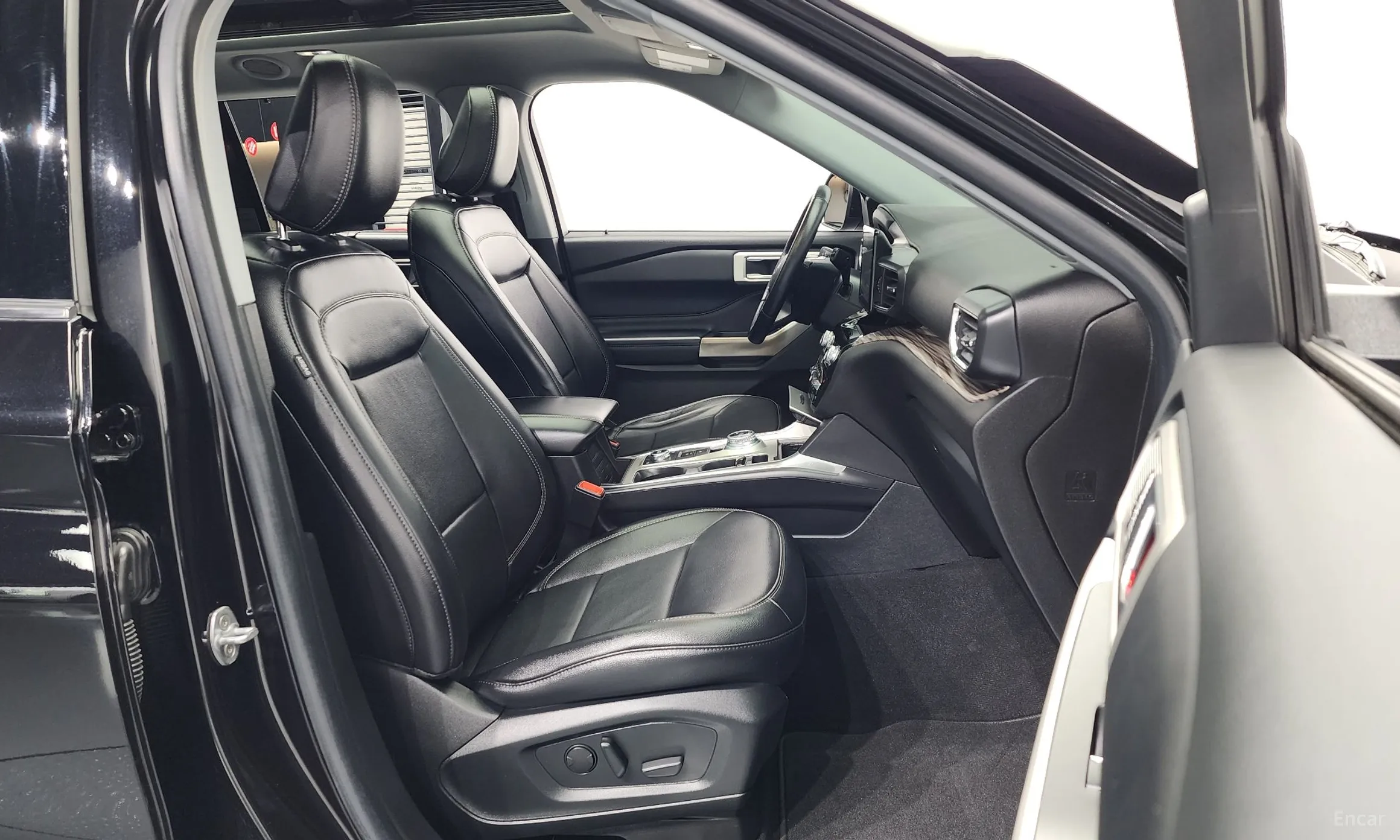 Ford Explorer 6th Generation превью 11