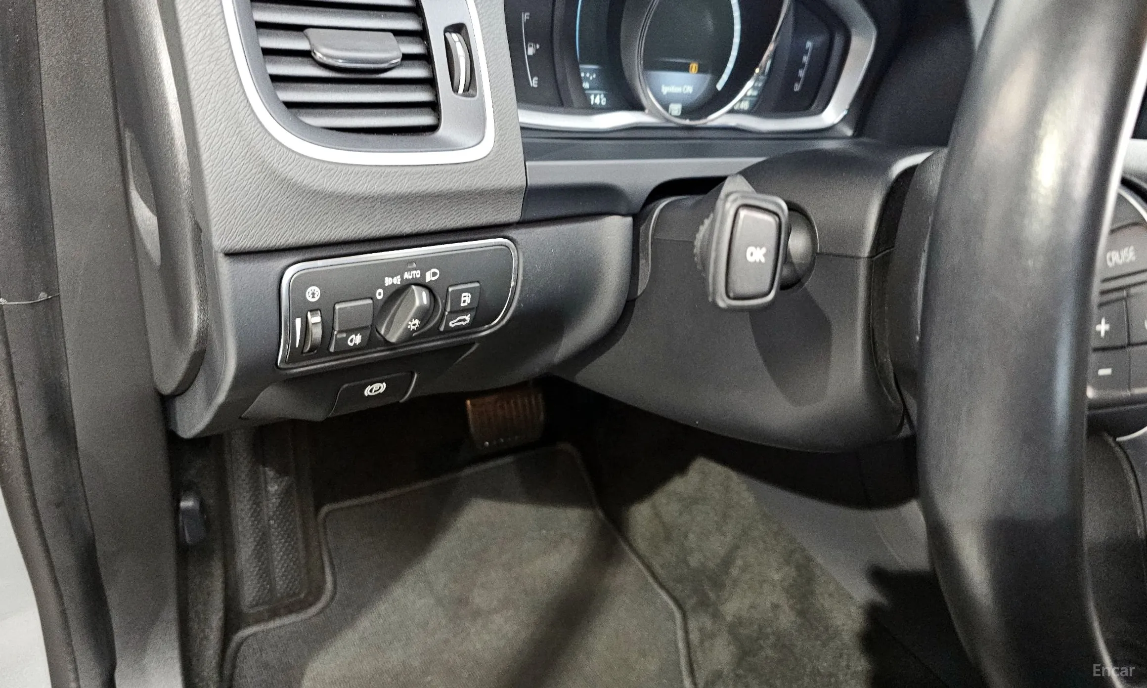 Volvo S60 превью 17
