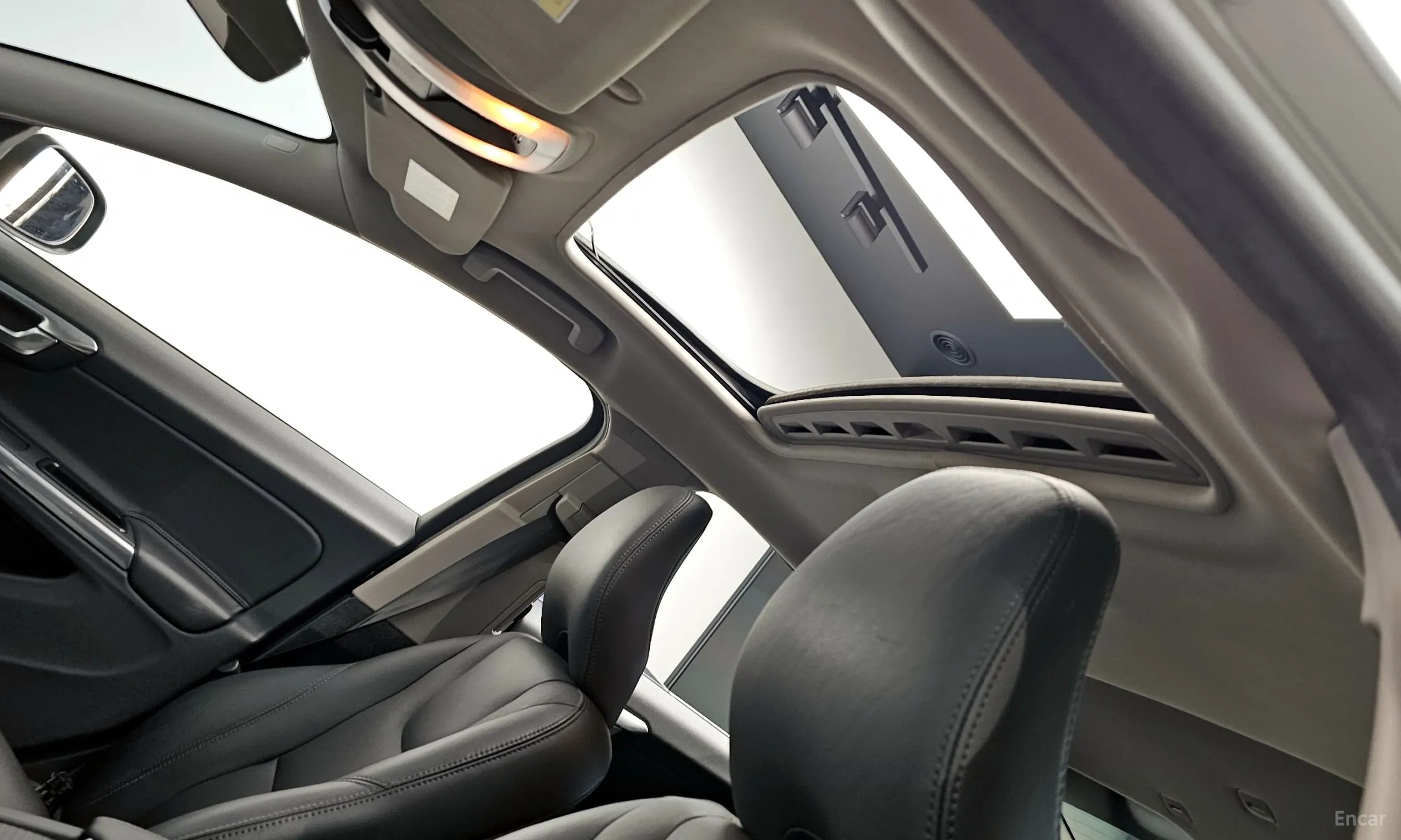 Volvo S60 превью 19