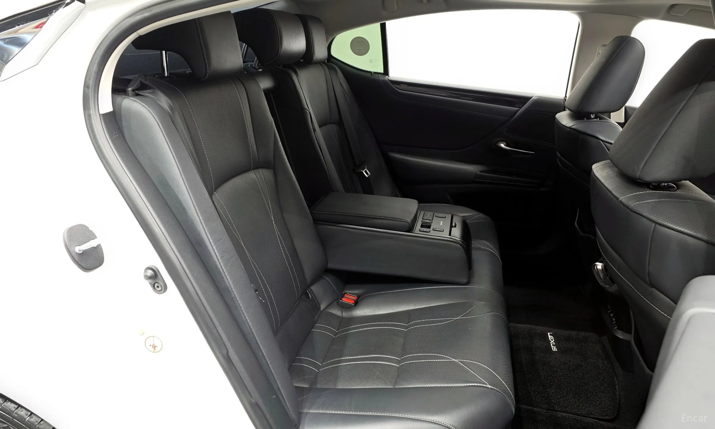 Lexus ES300h 7th Generation превью 12