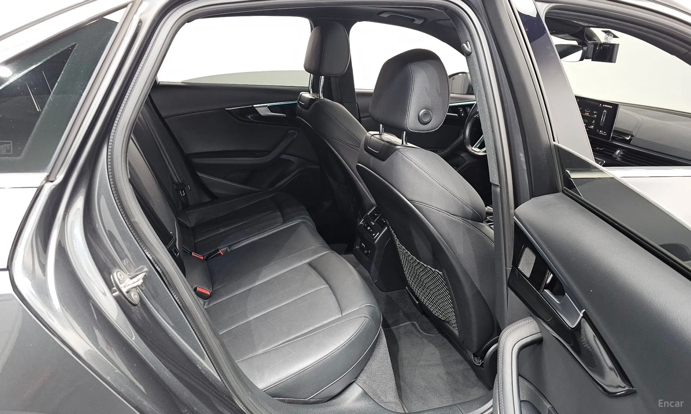 Audi A4 (B9) превью 12