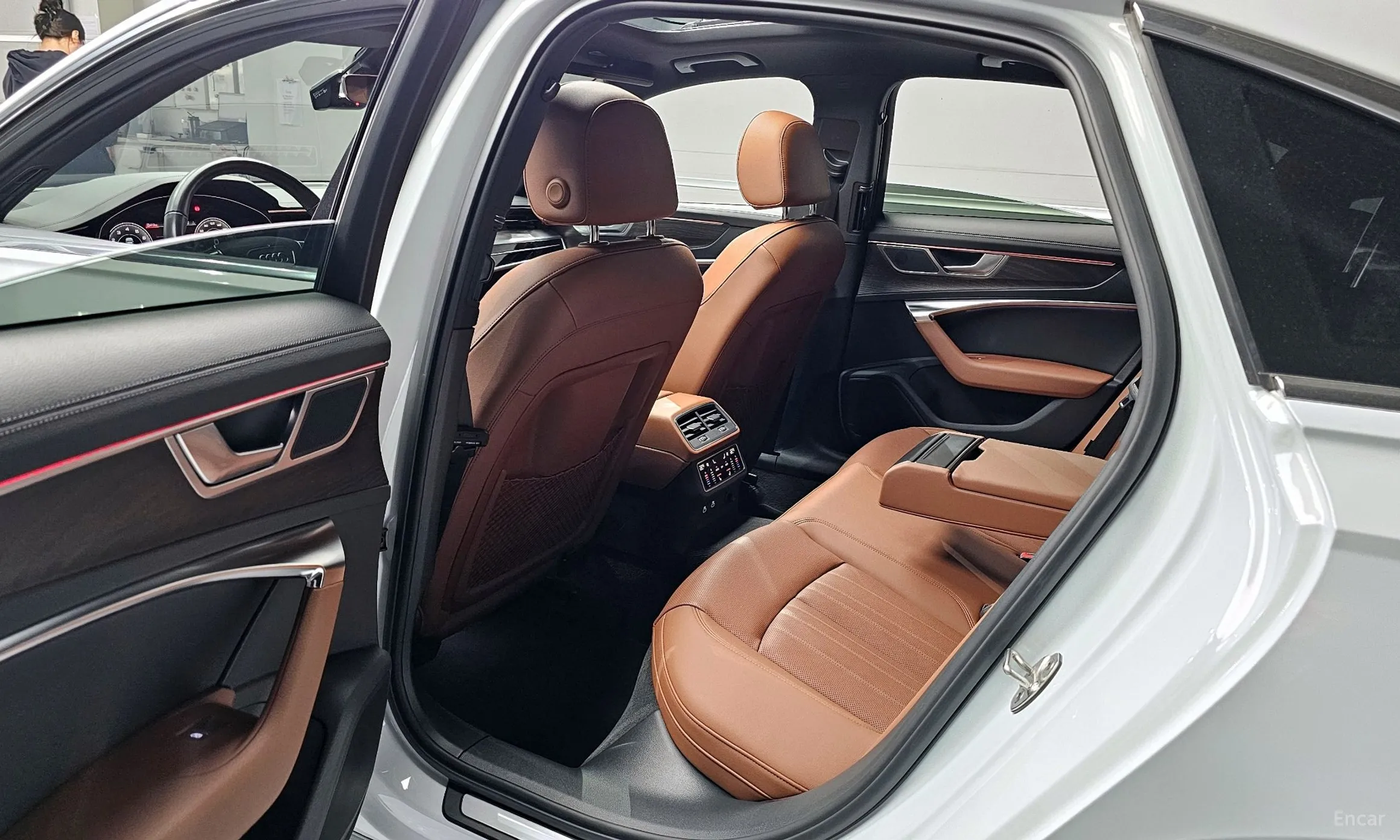 Audi A6 (C8) превью 11