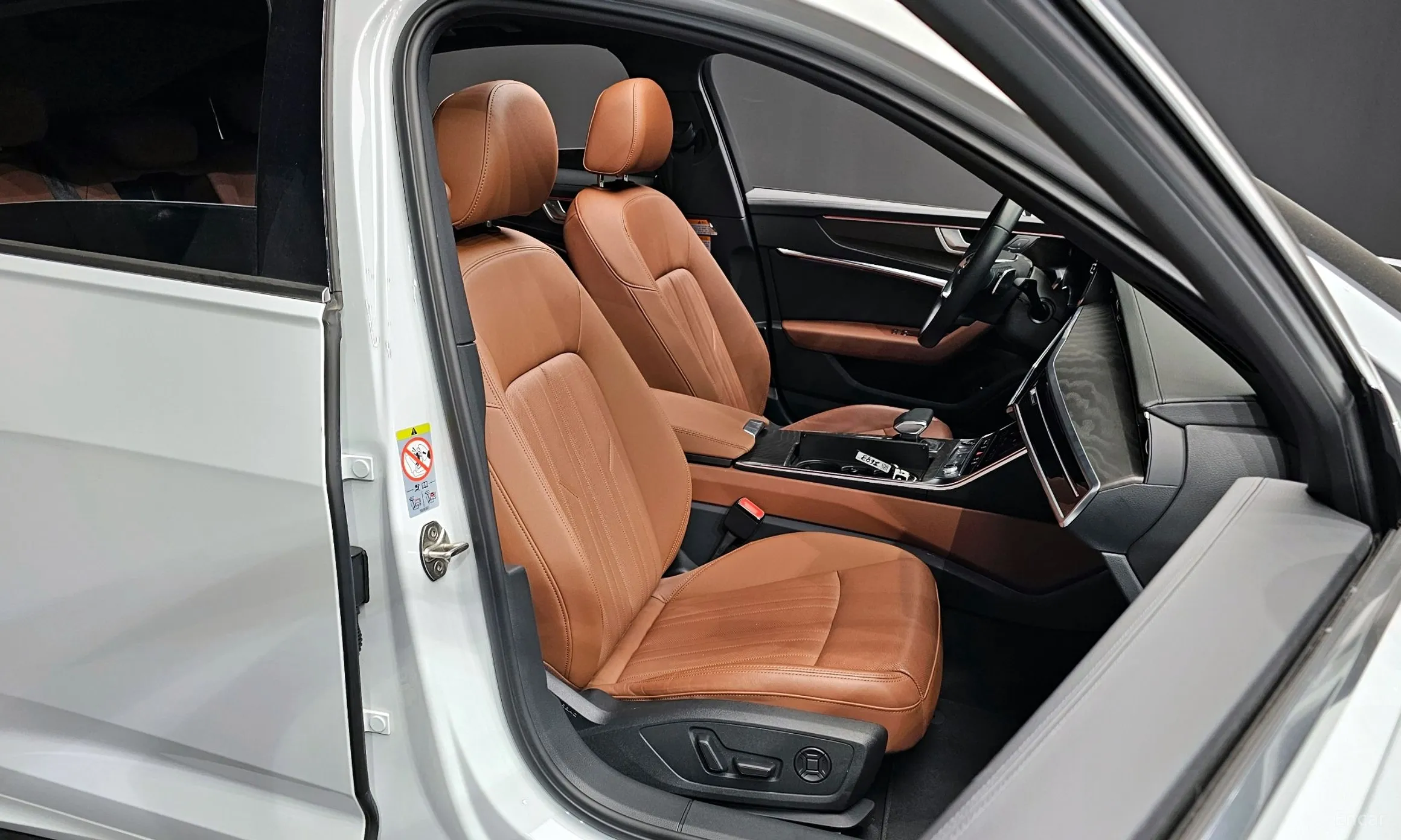 Audi A6 (C8) превью 12