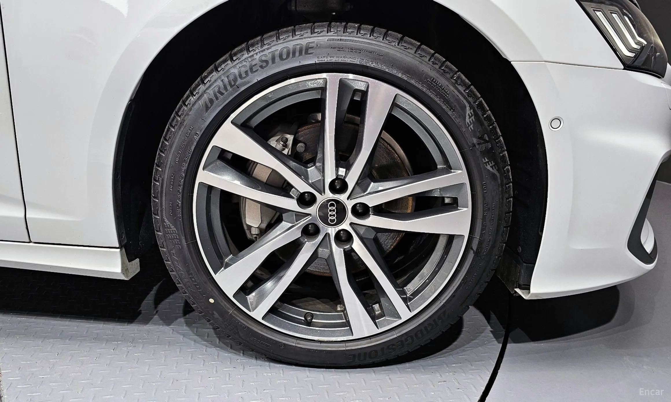 Audi A6 (C8) превью 5