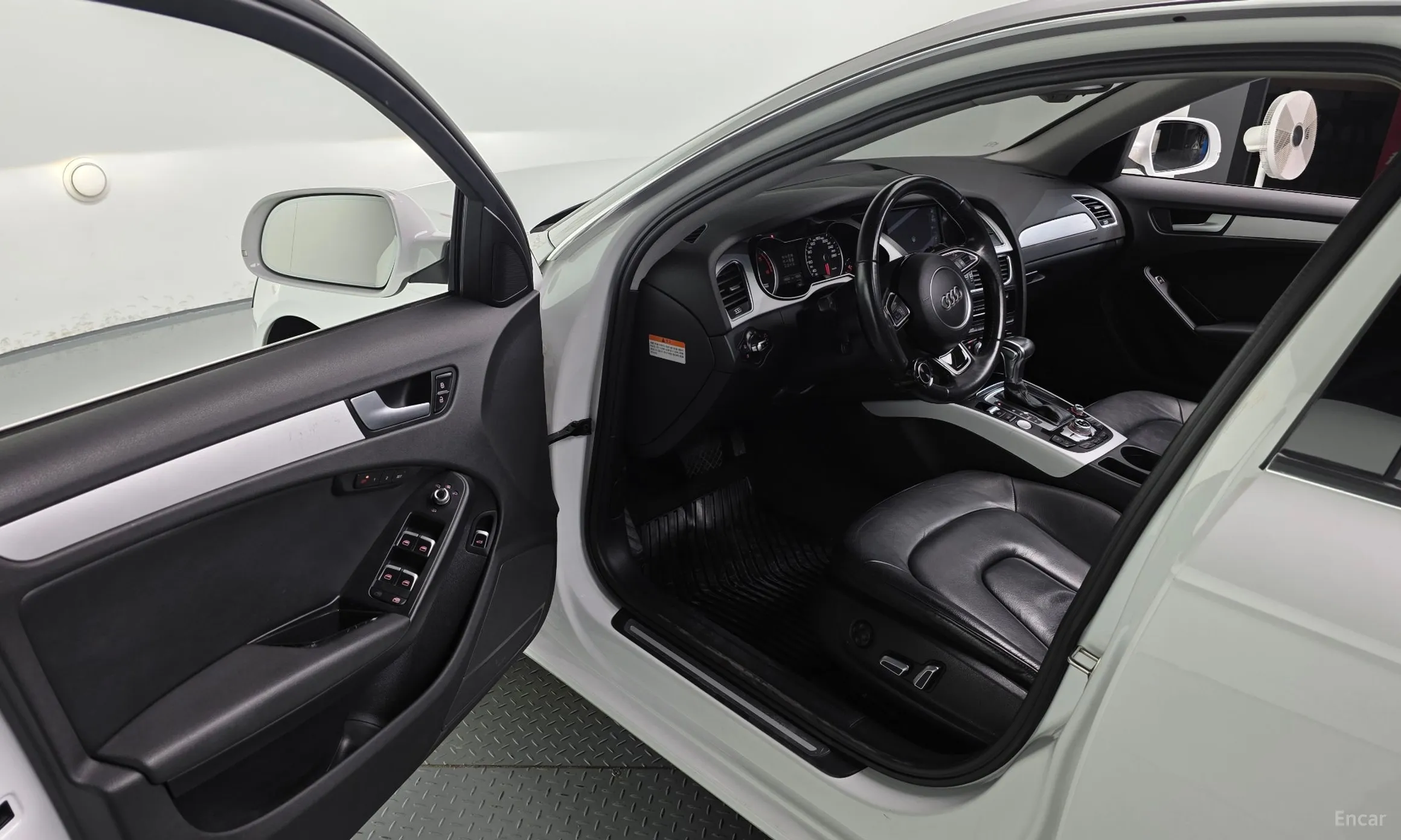 Audi New A4 превью 11