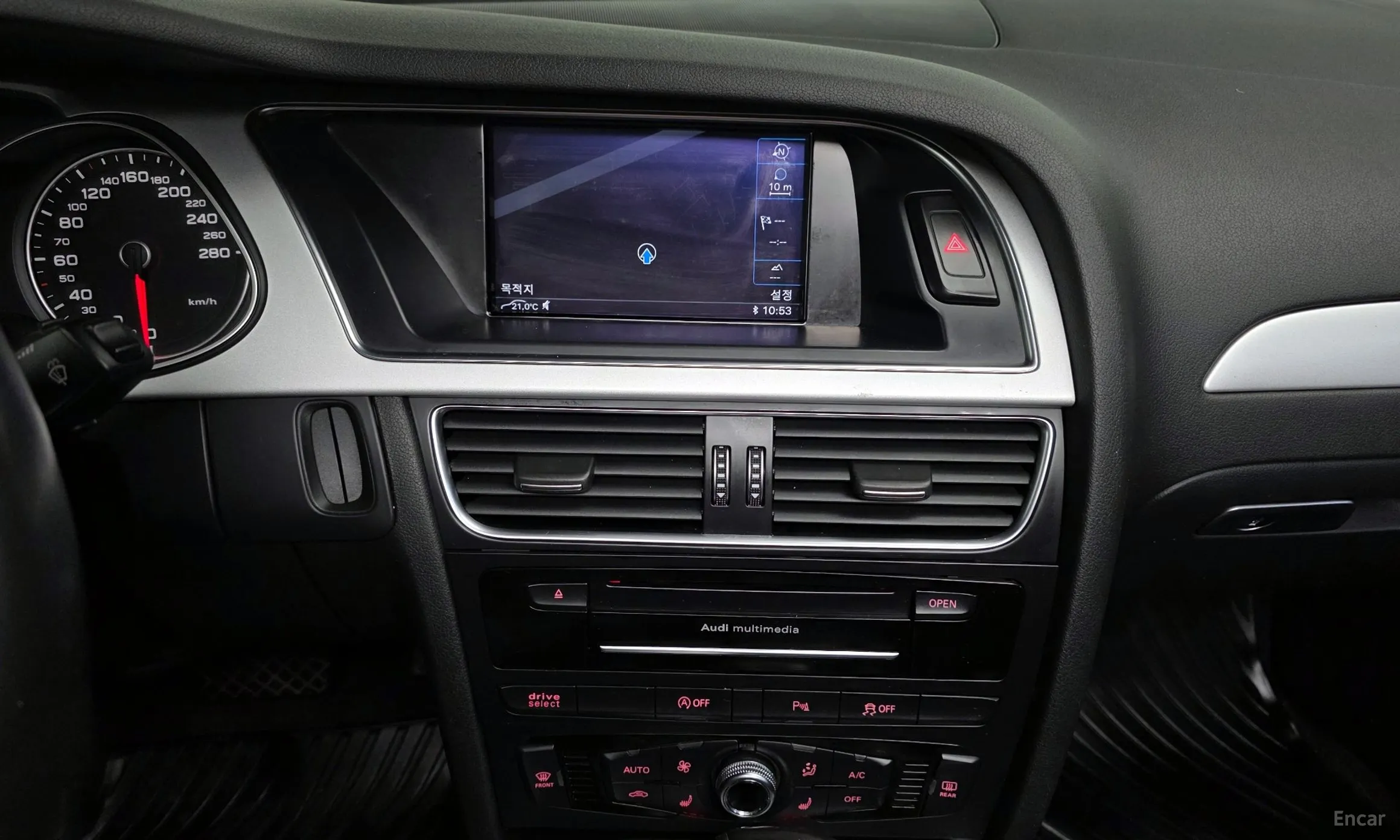 Audi New A4 превью 14