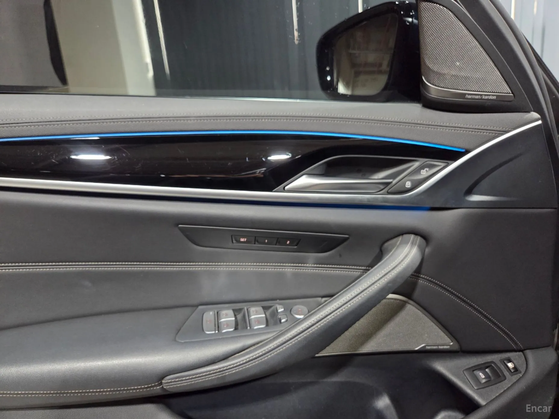 BMW 5 Series (G30) превью 18