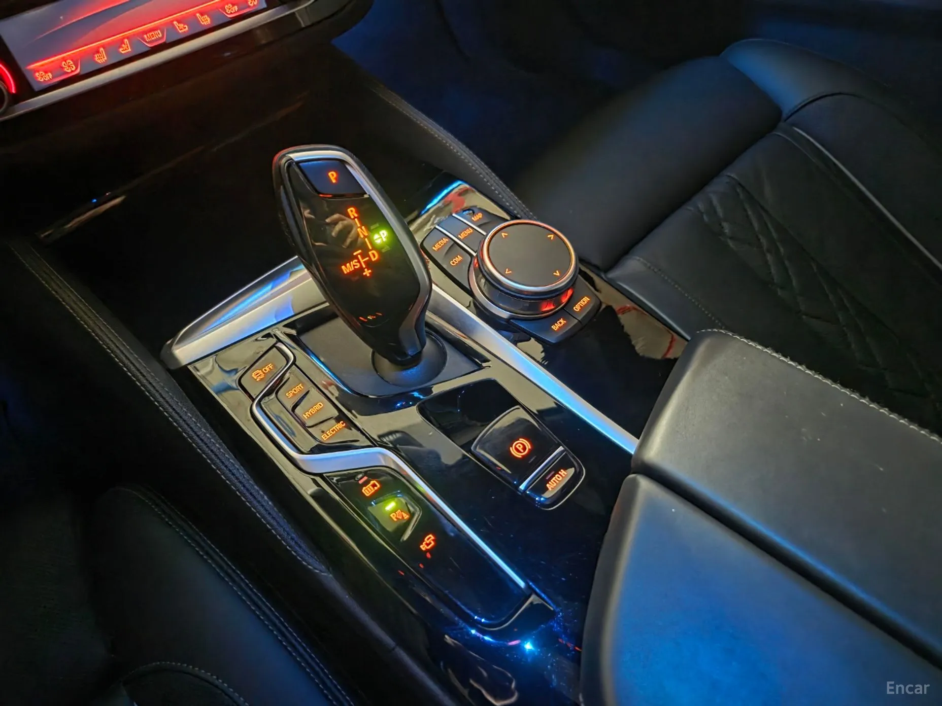 BMW 5 Series (G30) превью 20