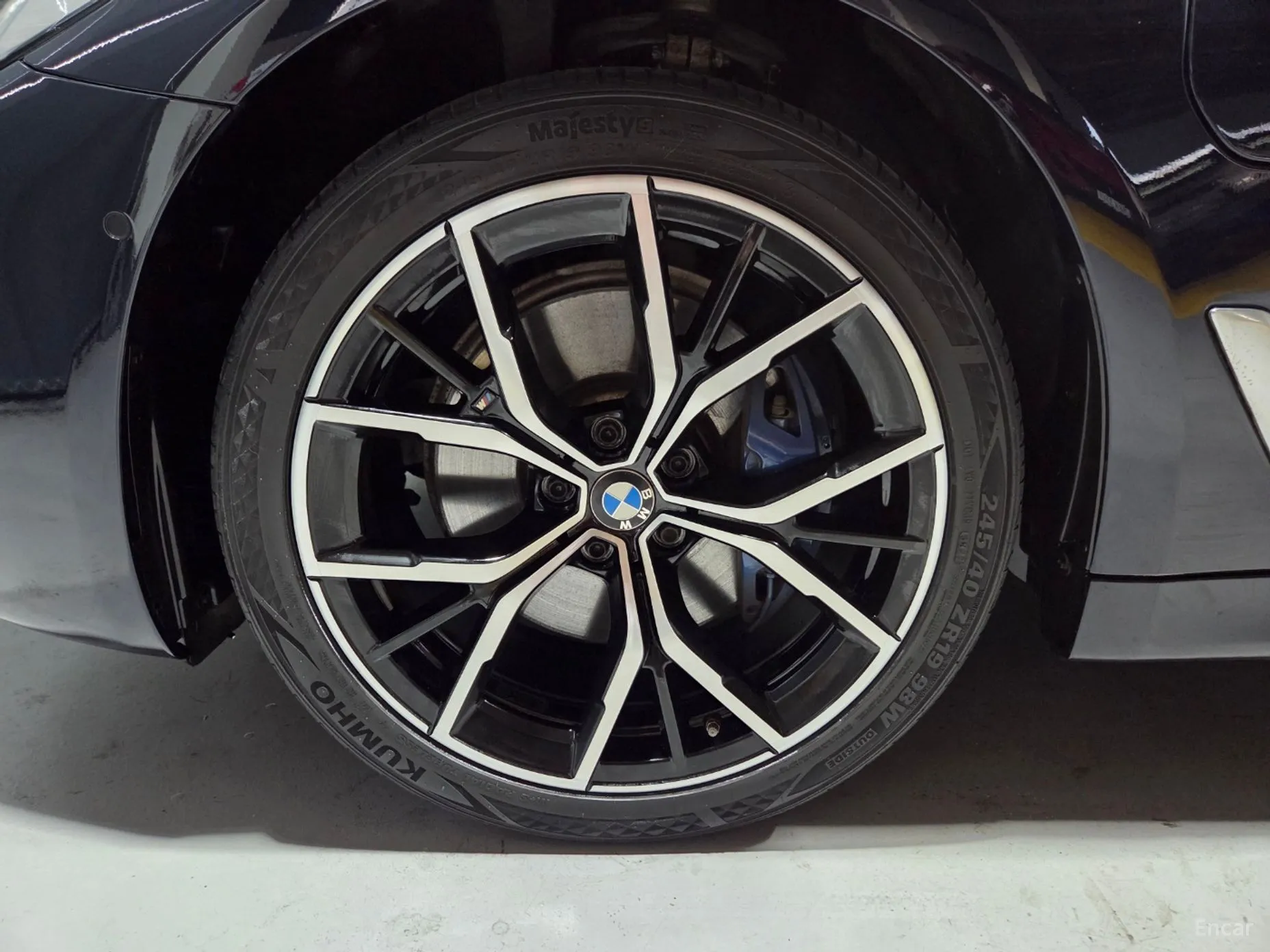 BMW 5 Series (G30) превью 5