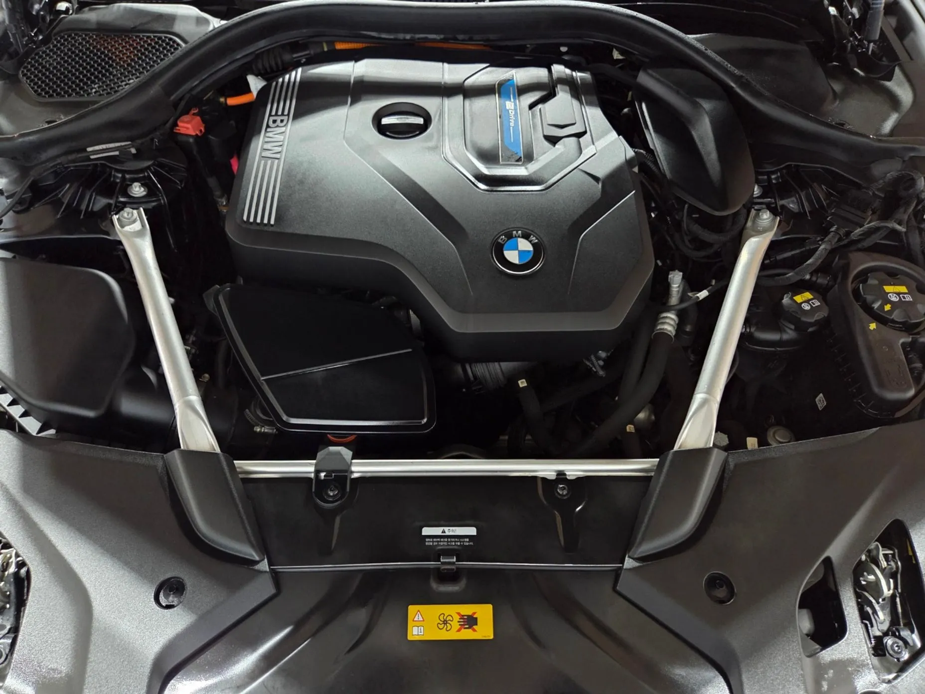 BMW 5 Series (G30) превью 6