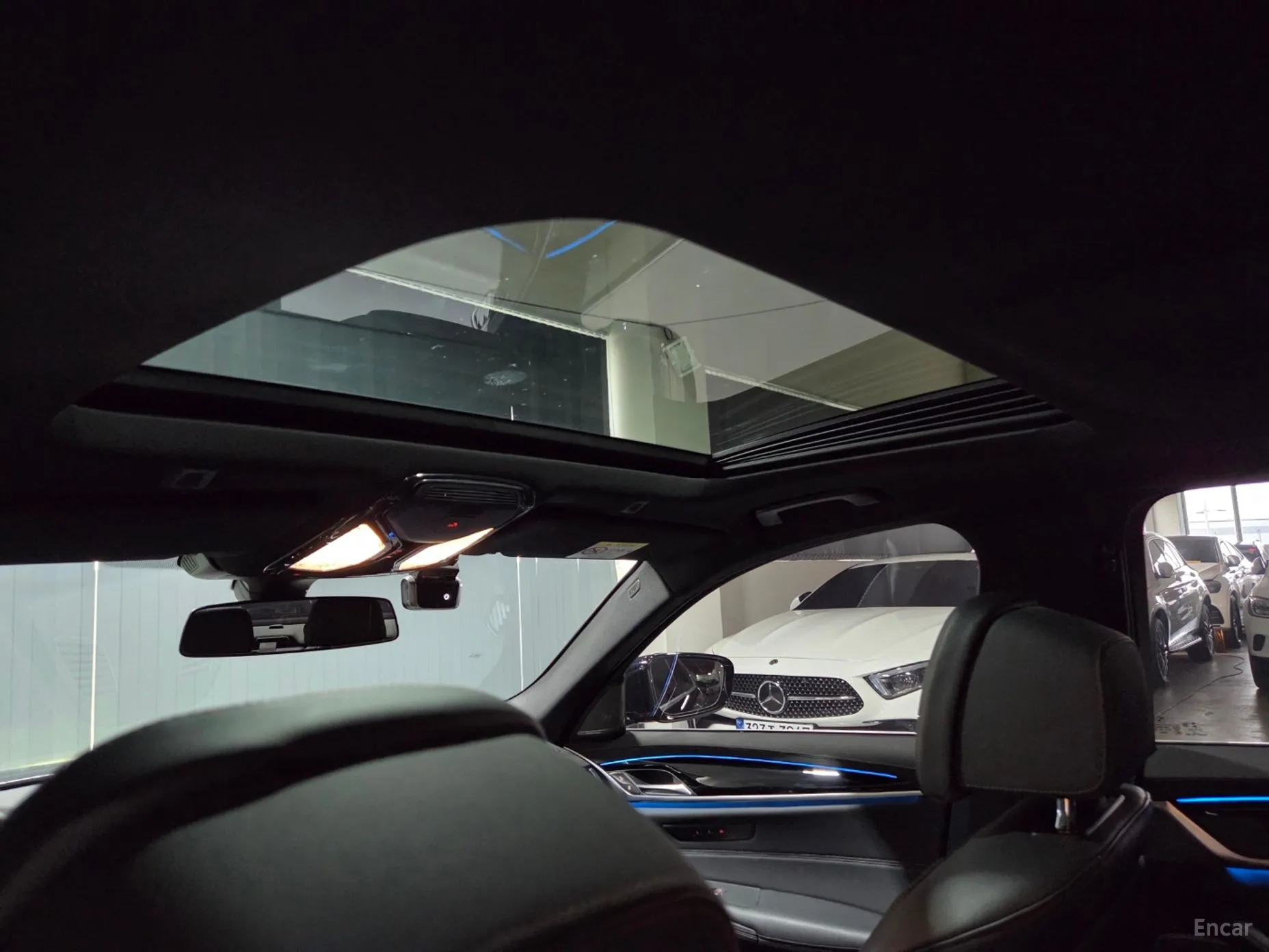 BMW 5 Series (G30) превью 8