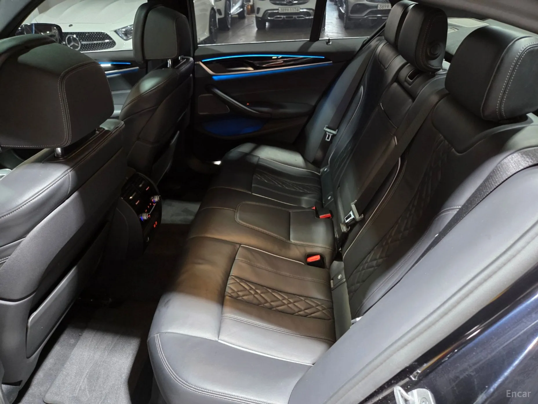 BMW 5 Series (G30) превью 9