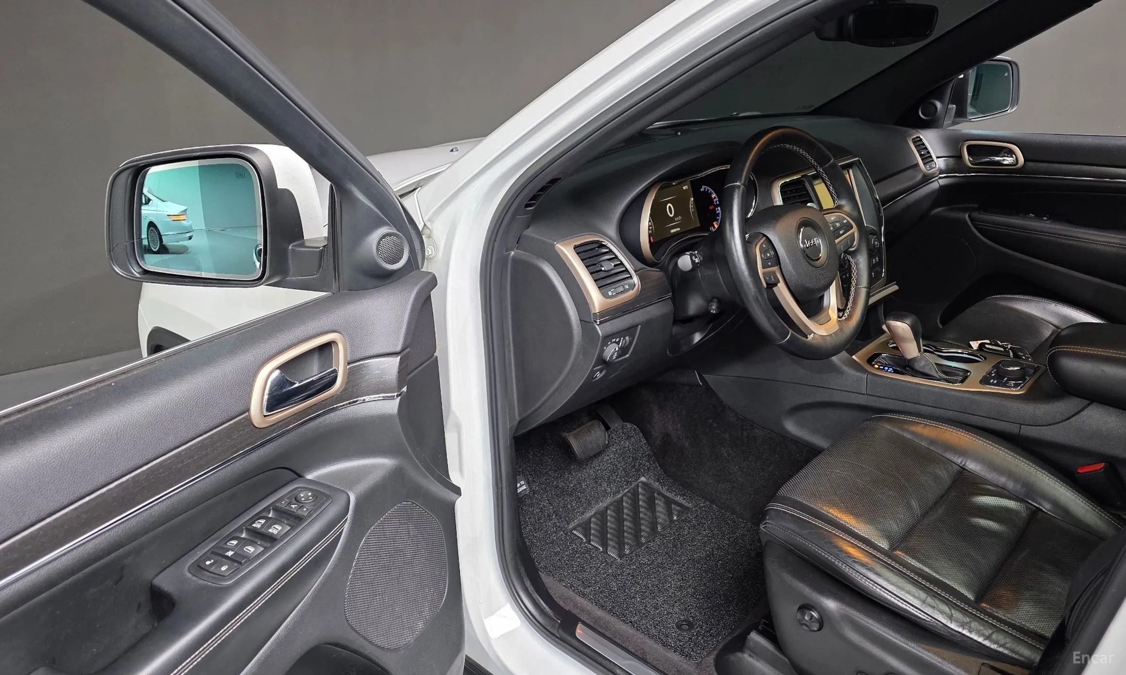 Jeep Grand Cherokee превью 12