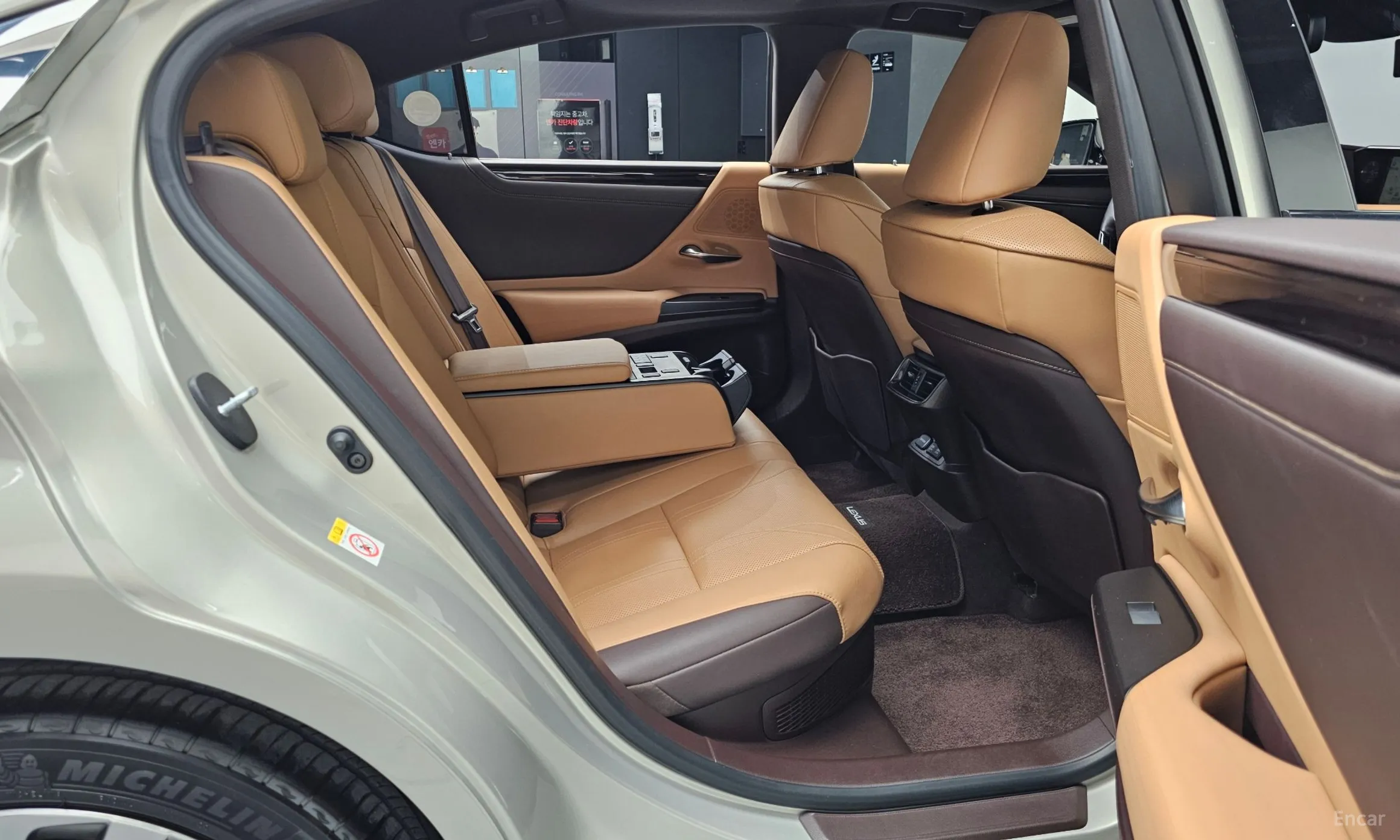 Lexus ES300h 7th Generation превью 12