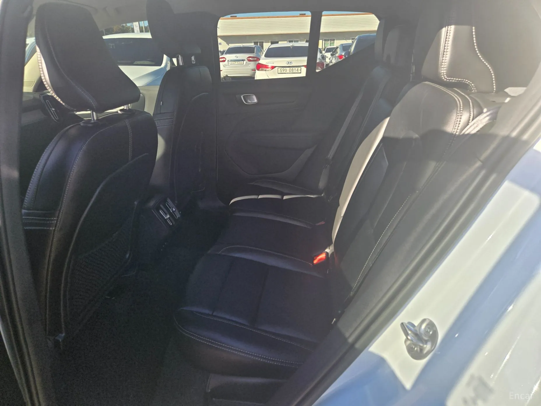 Volvo XC40 превью 11