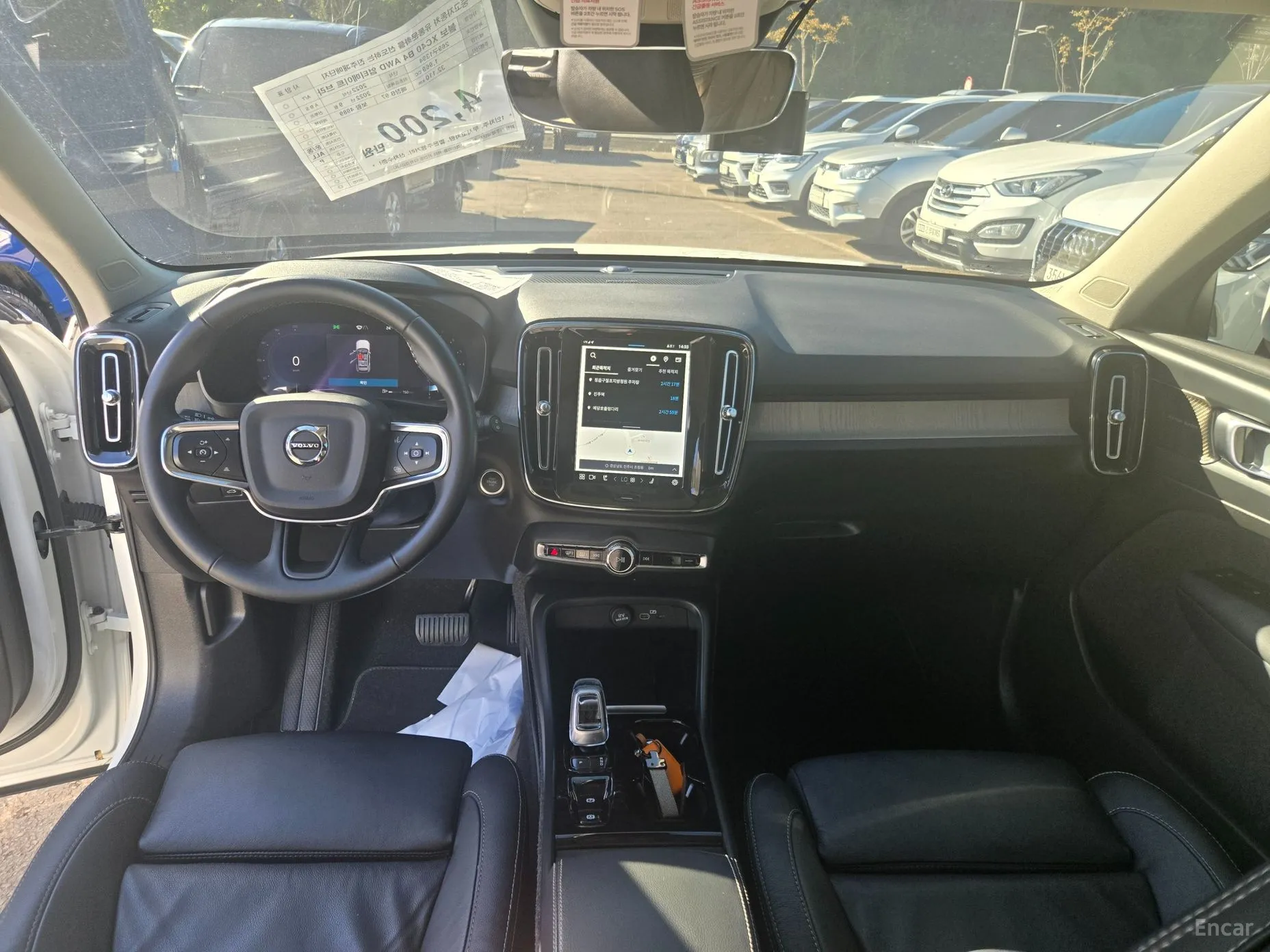 Volvo XC40 превью 12