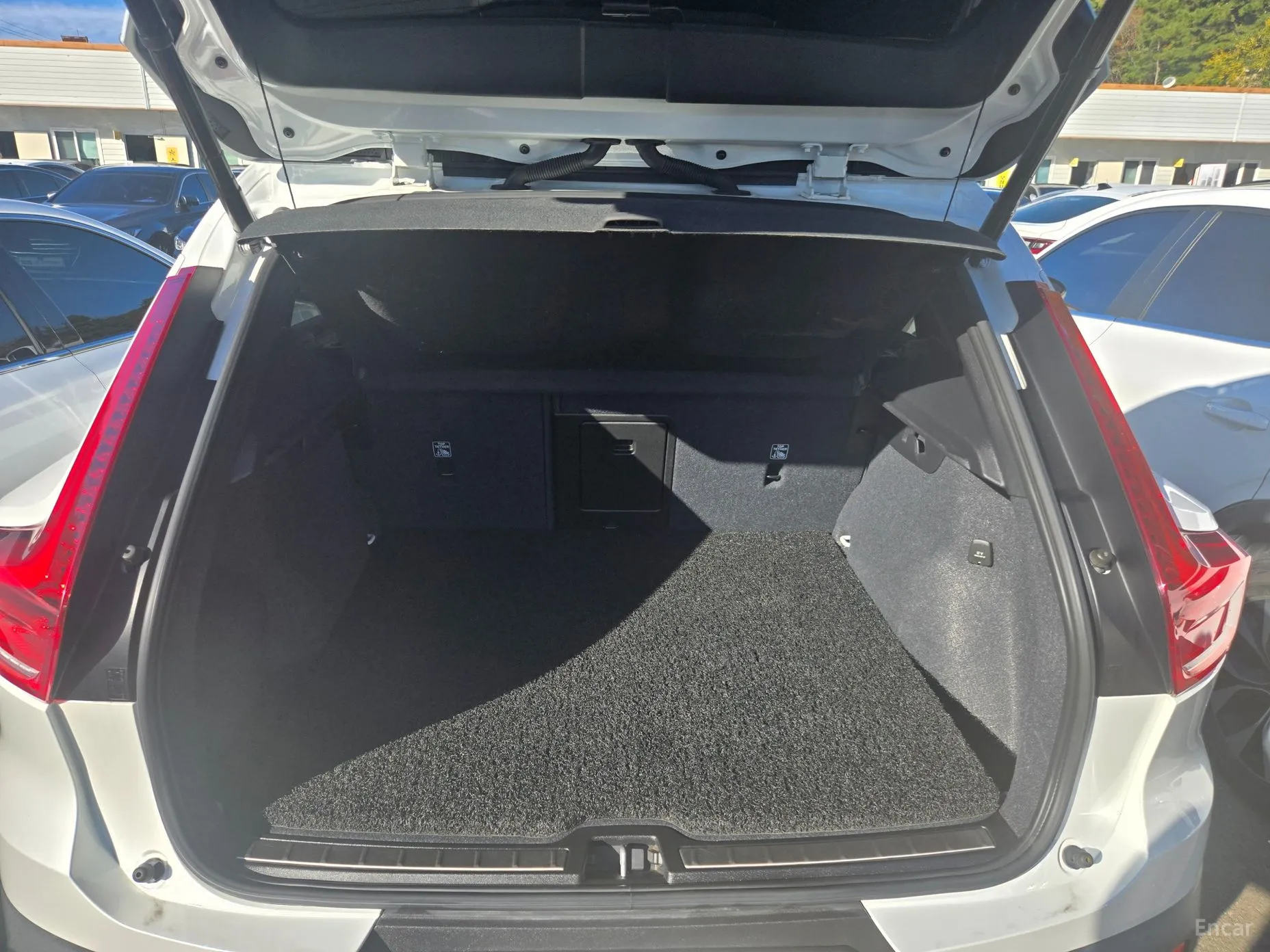 Volvo XC40 превью 15