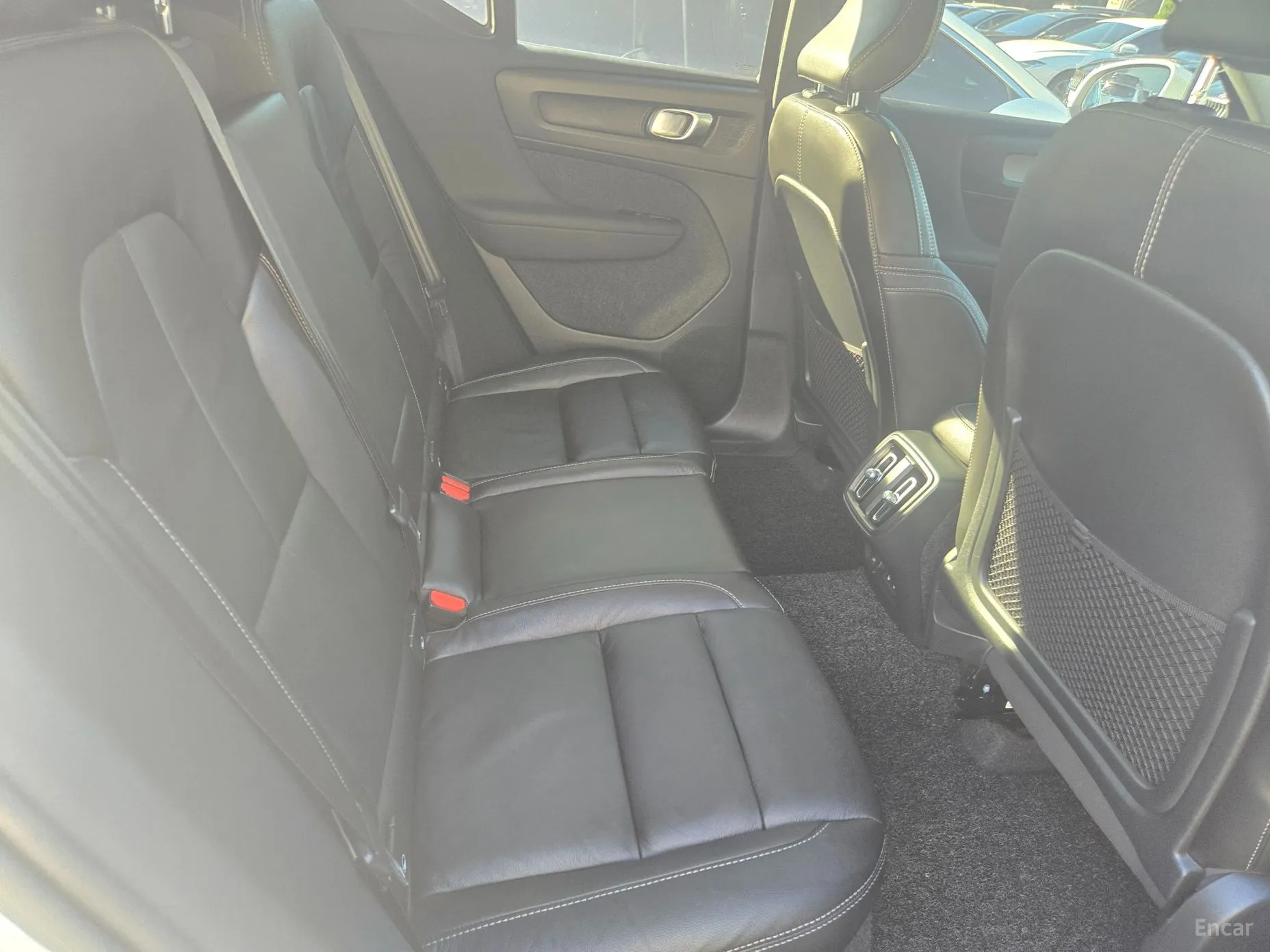Volvo XC40 превью 17