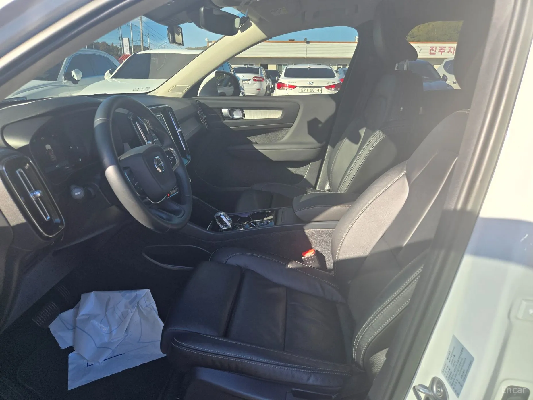 Volvo XC40 превью 9
