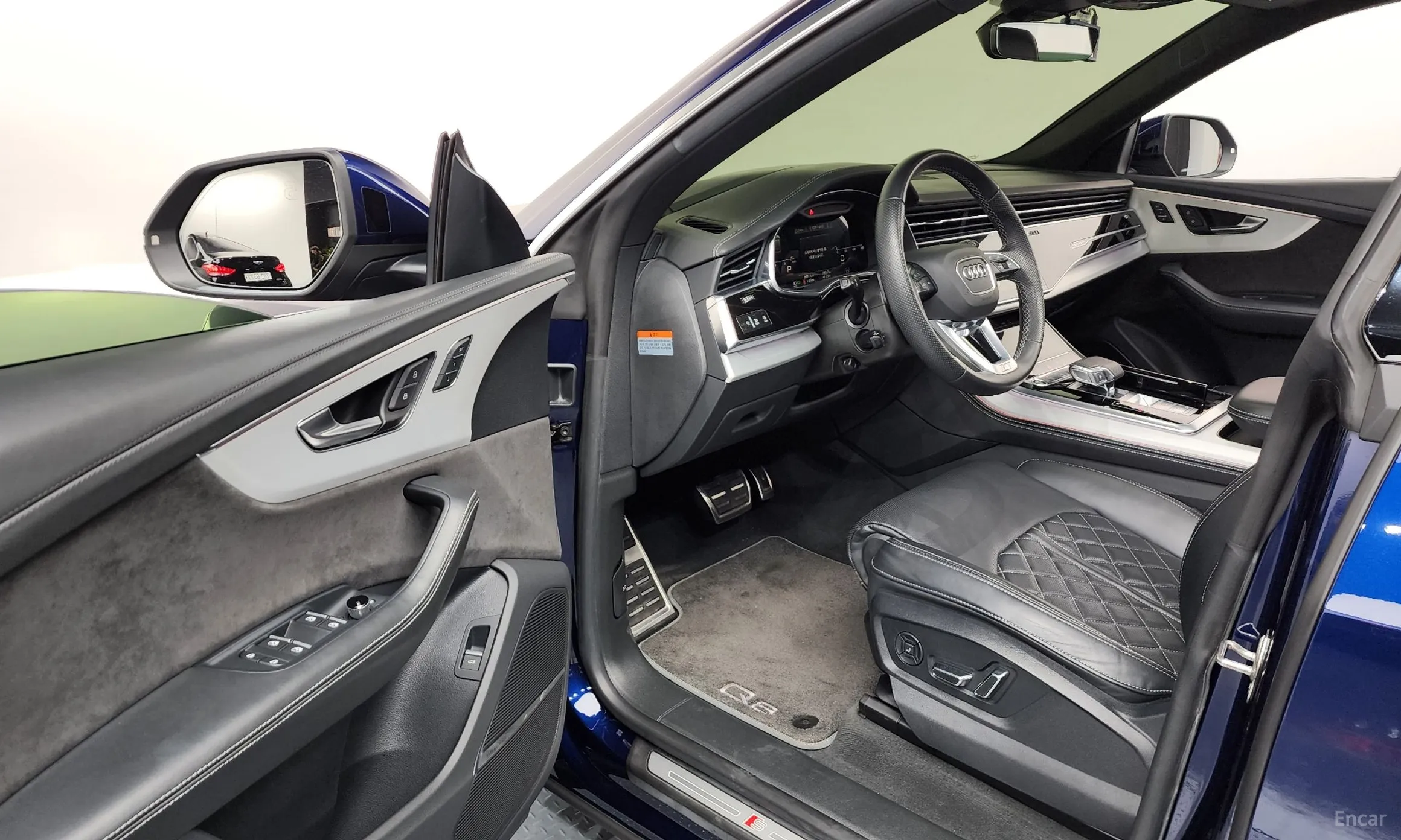 Audi Q8 (4M) превью 10